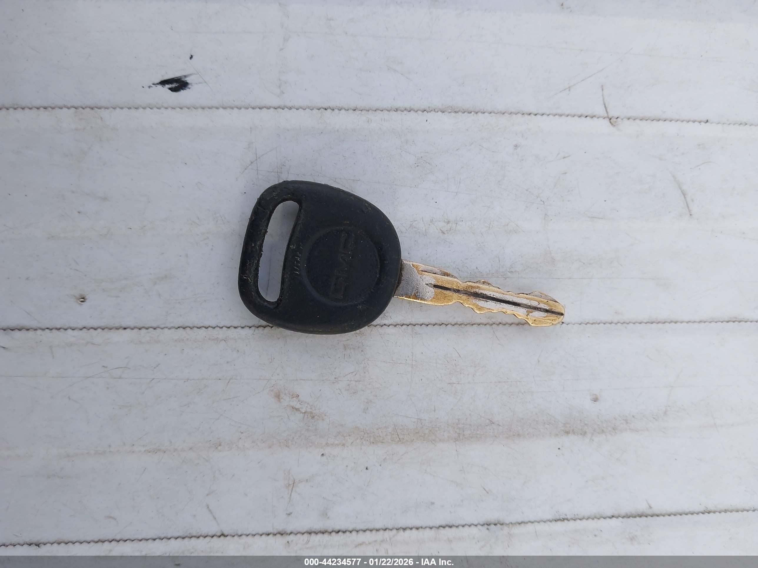 GMC YUKON image 11