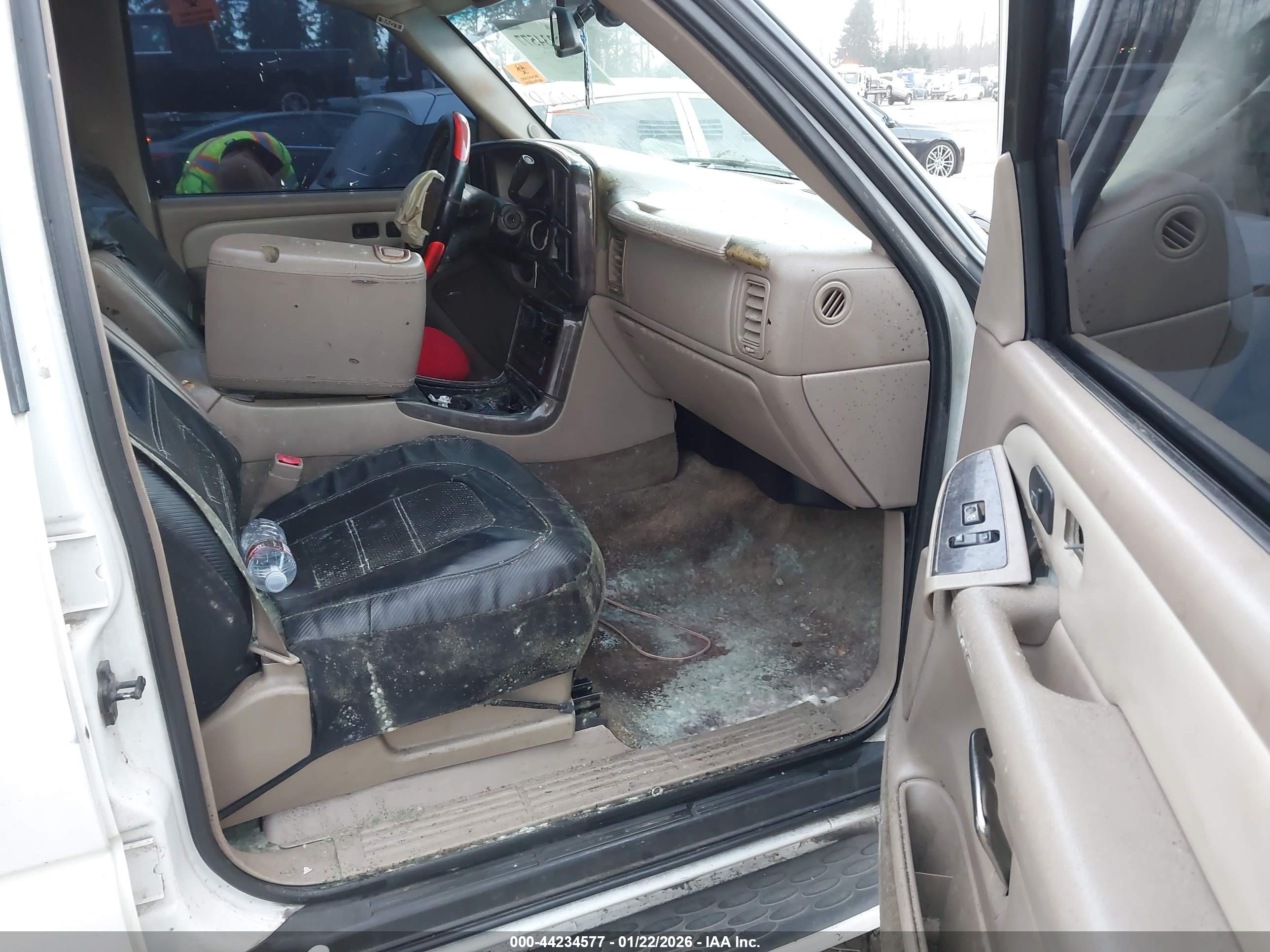 GMC YUKON image 5