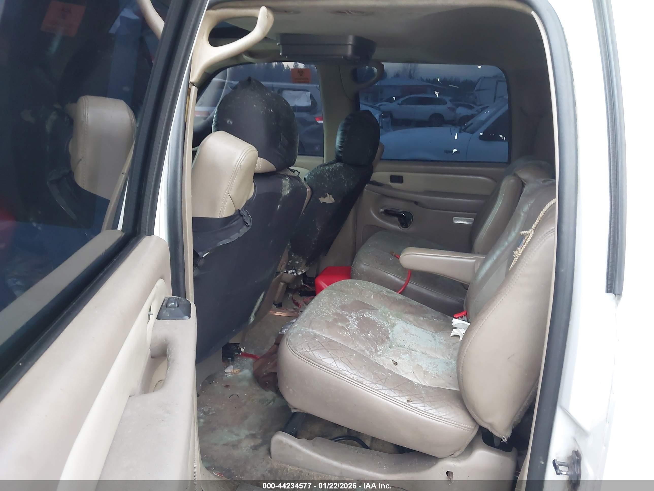 GMC YUKON image 8
