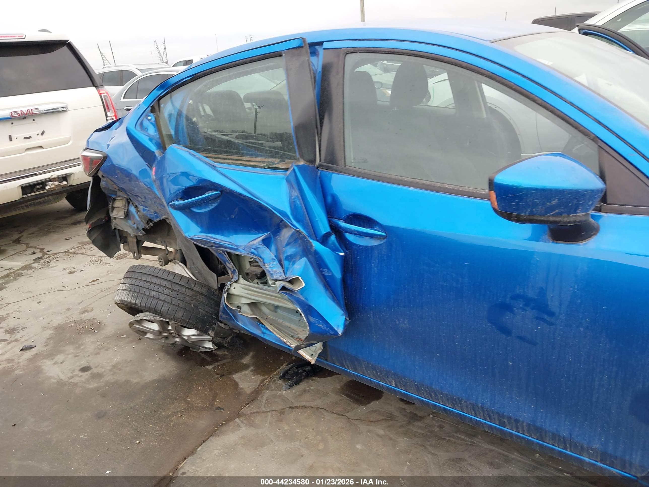 TOYOTA YARIS image 6