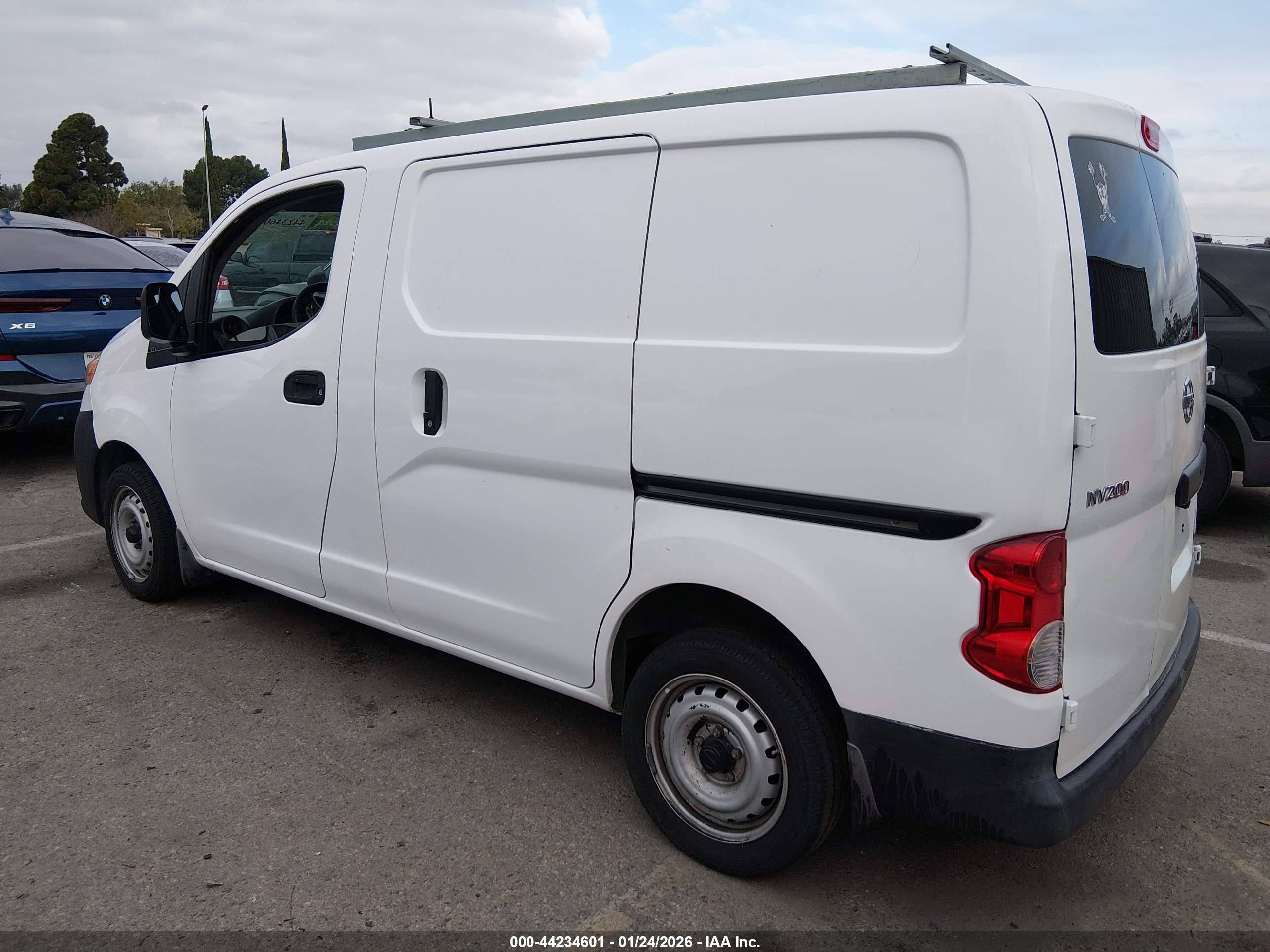 NISSAN NV200 image 3
