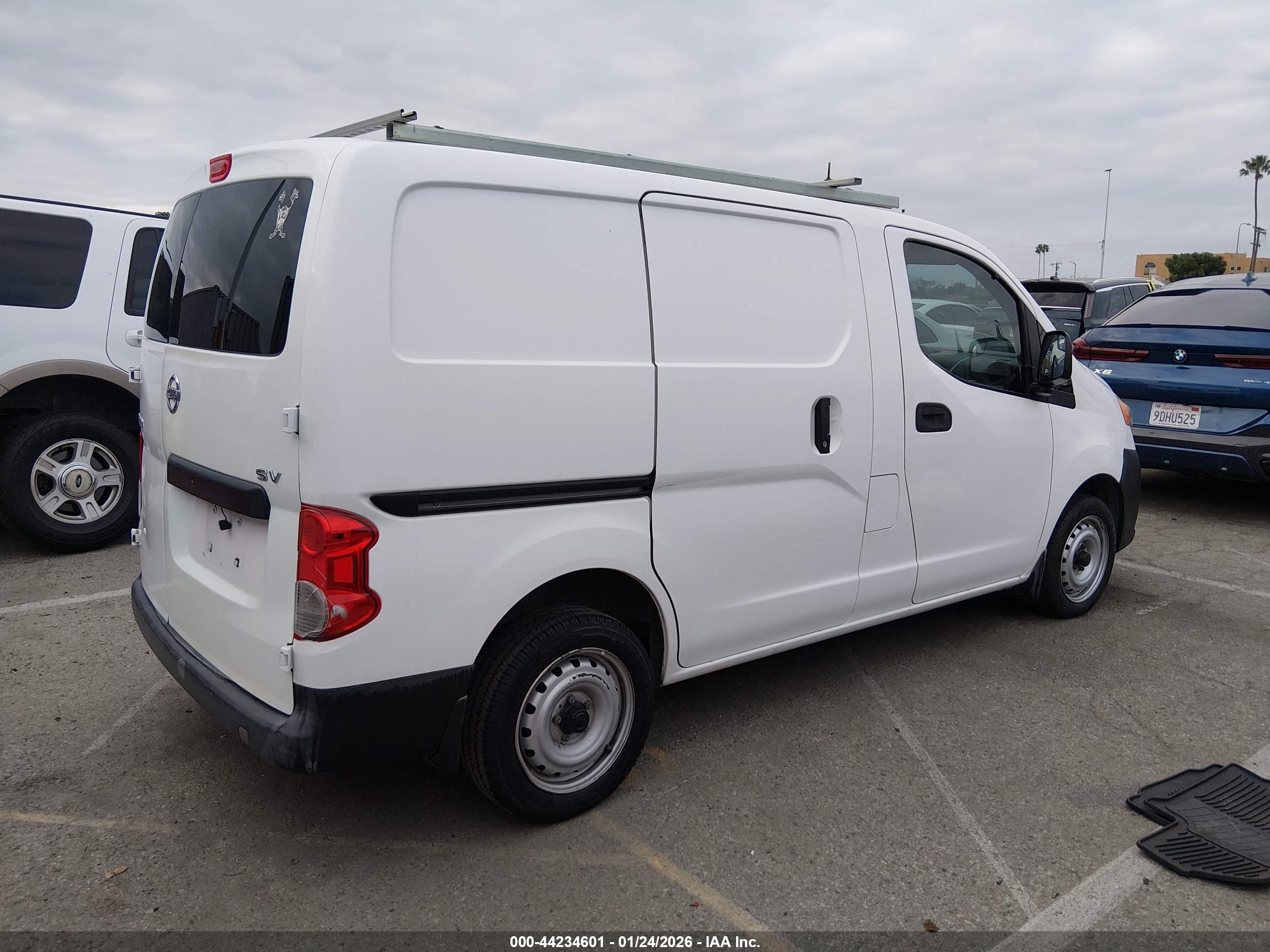 NISSAN NV200 image 4
