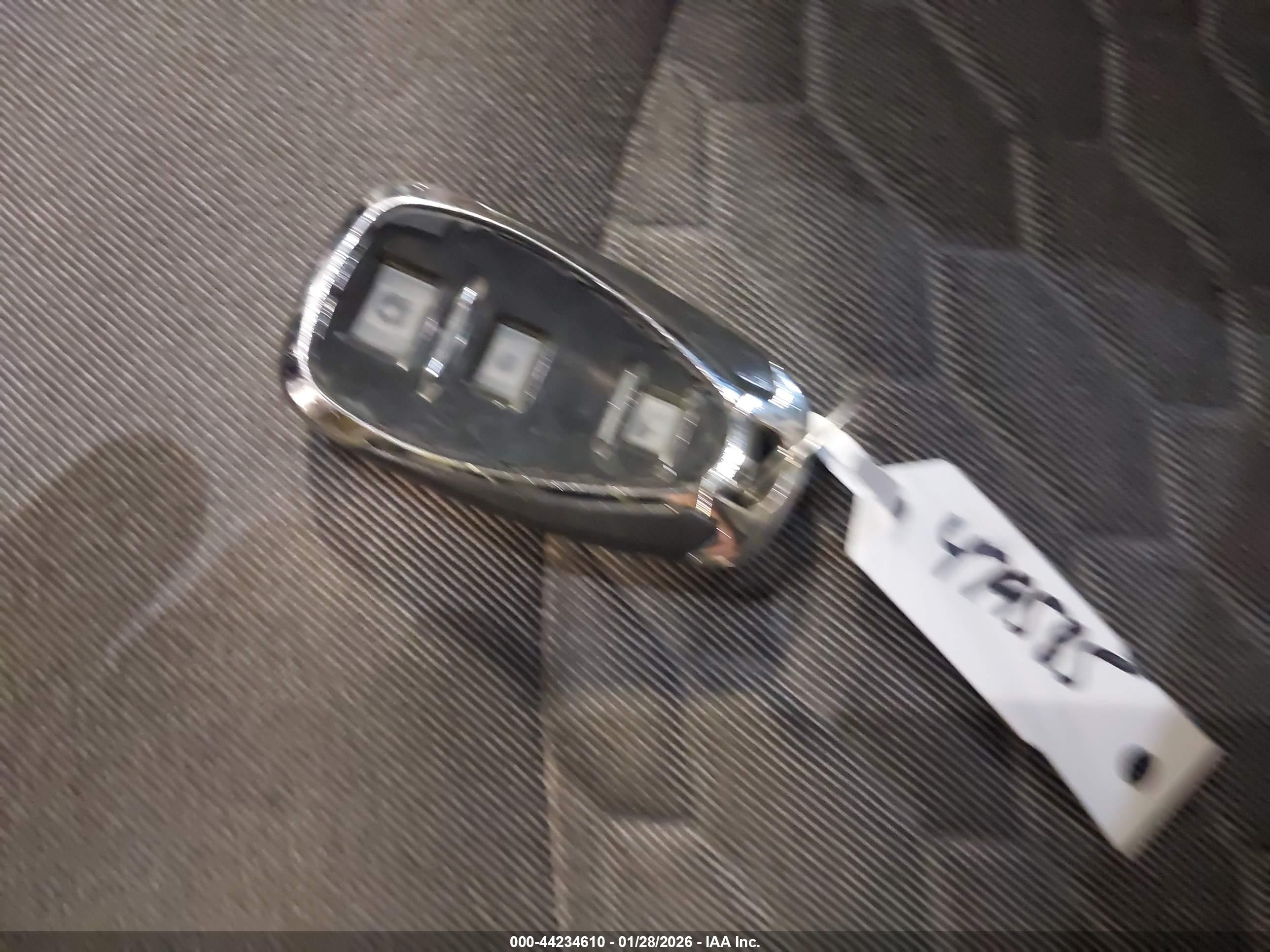 CHEVROLET EQUINOX image 11