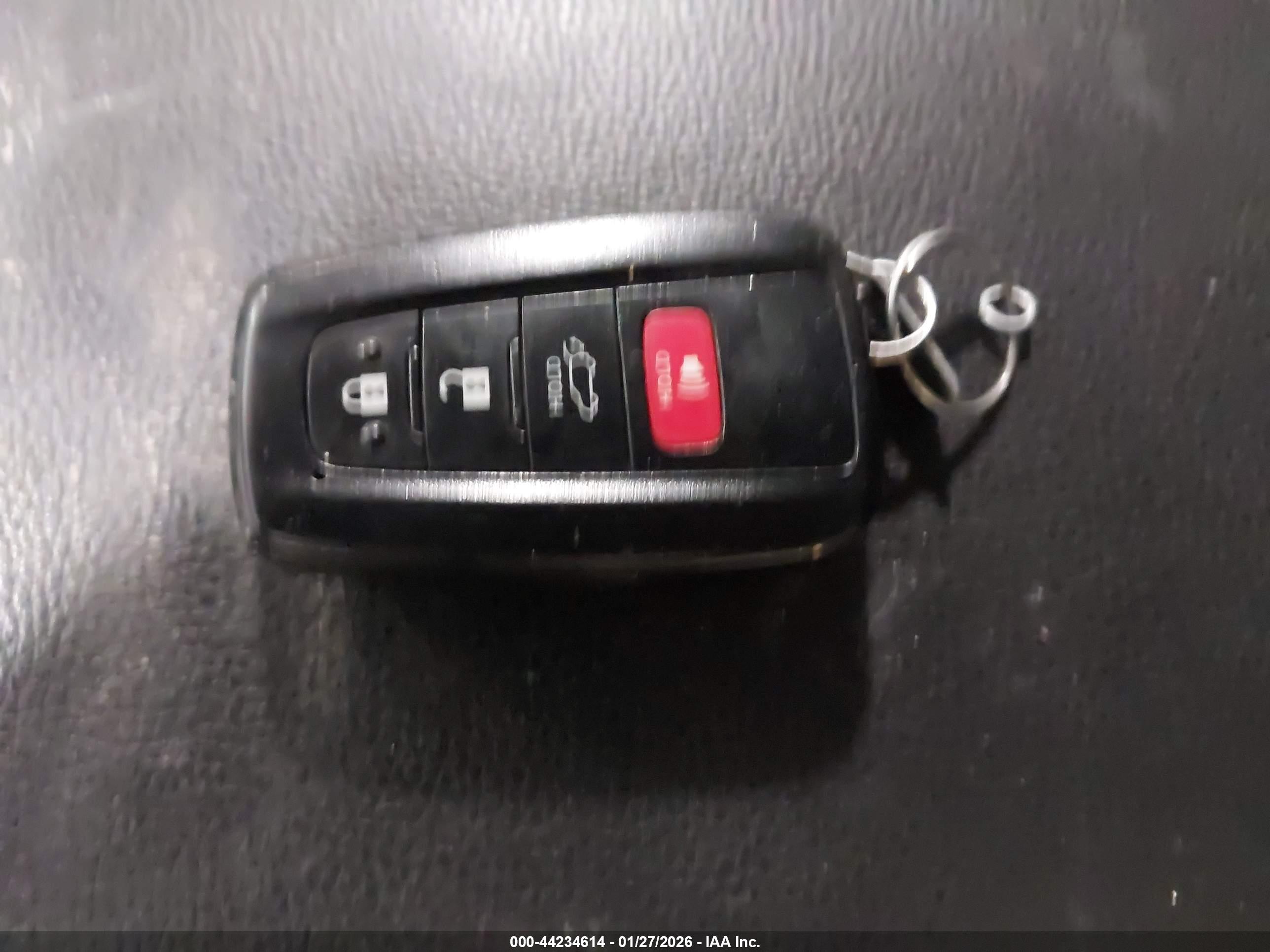 TOYOTA RAV4 image 11