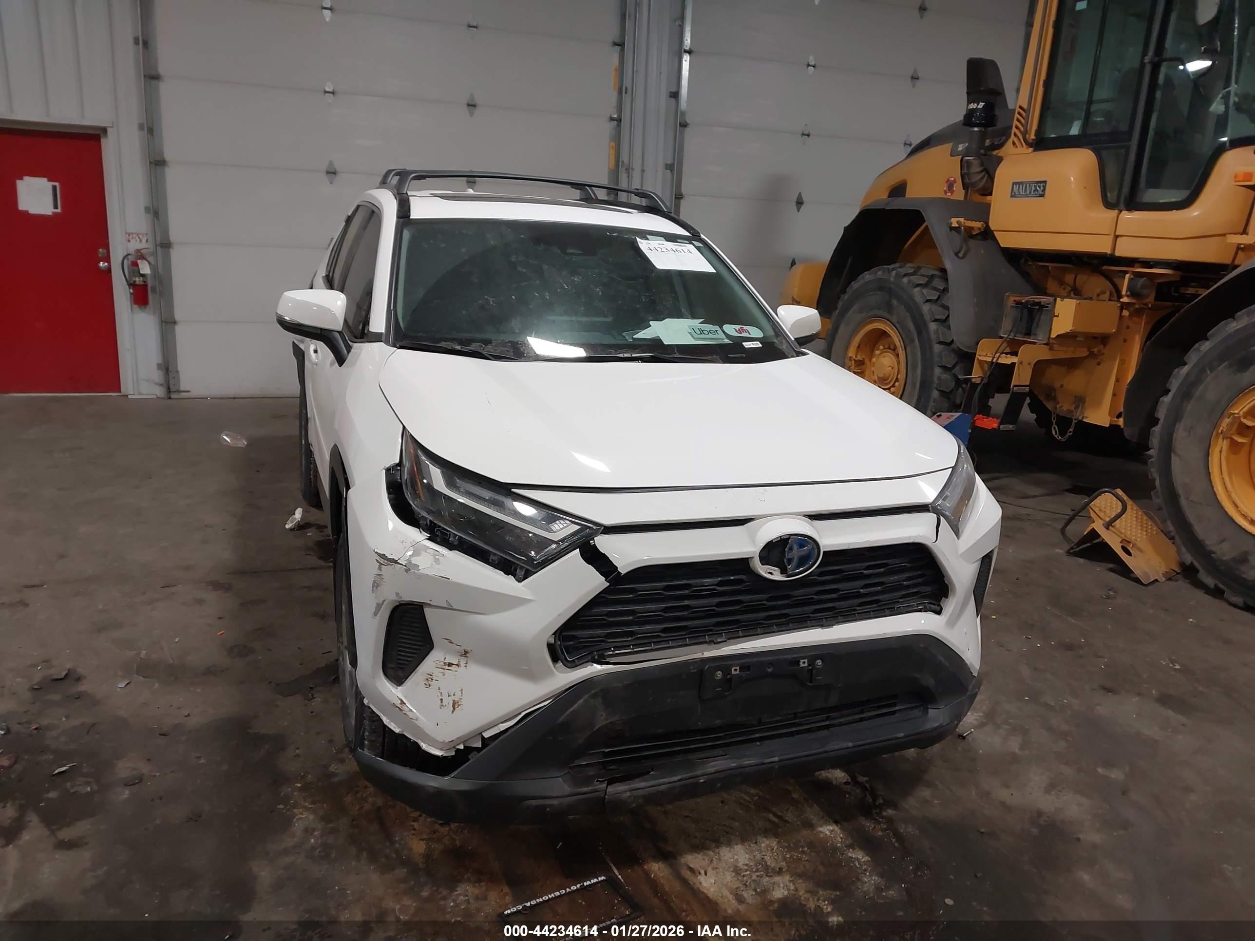 TOYOTA RAV4 image 6