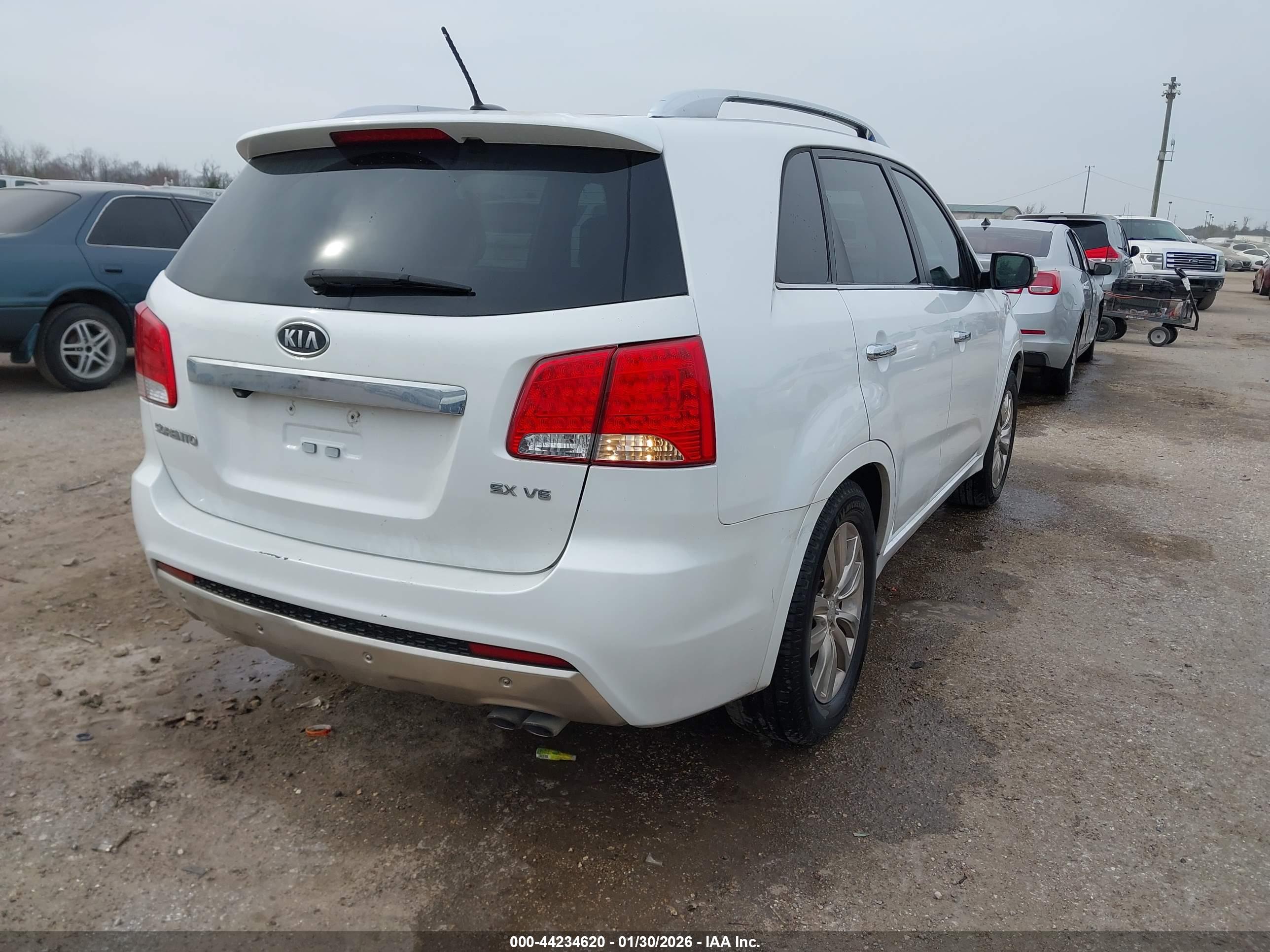 KIA SORENTO image 4