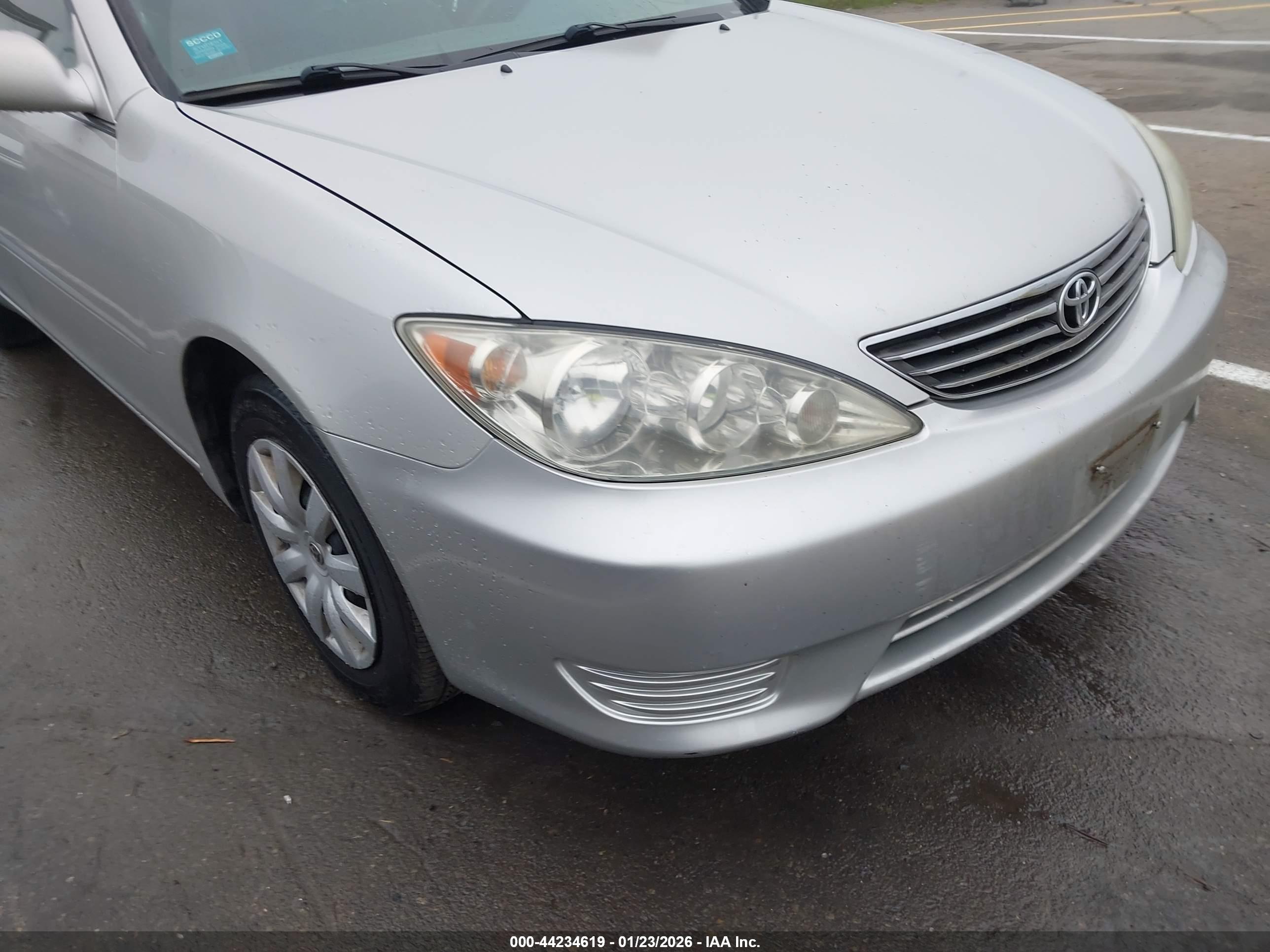 TOYOTA CAMRY image 6