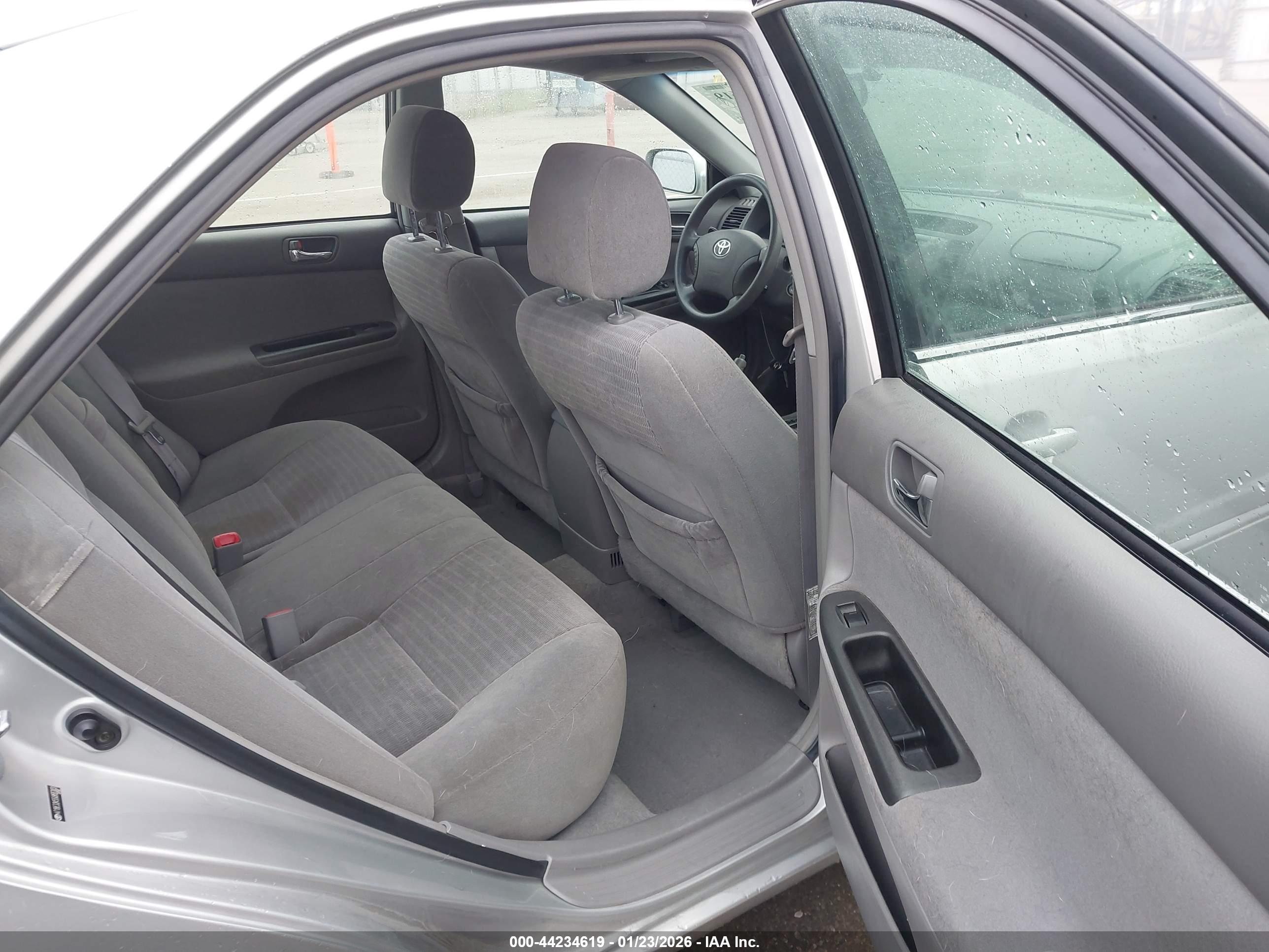 TOYOTA CAMRY image 8