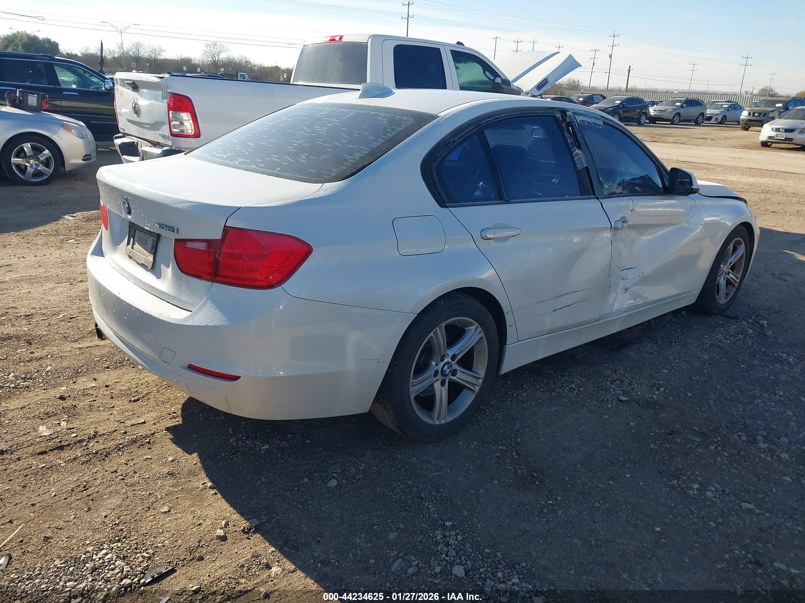 BMW 328I image 4