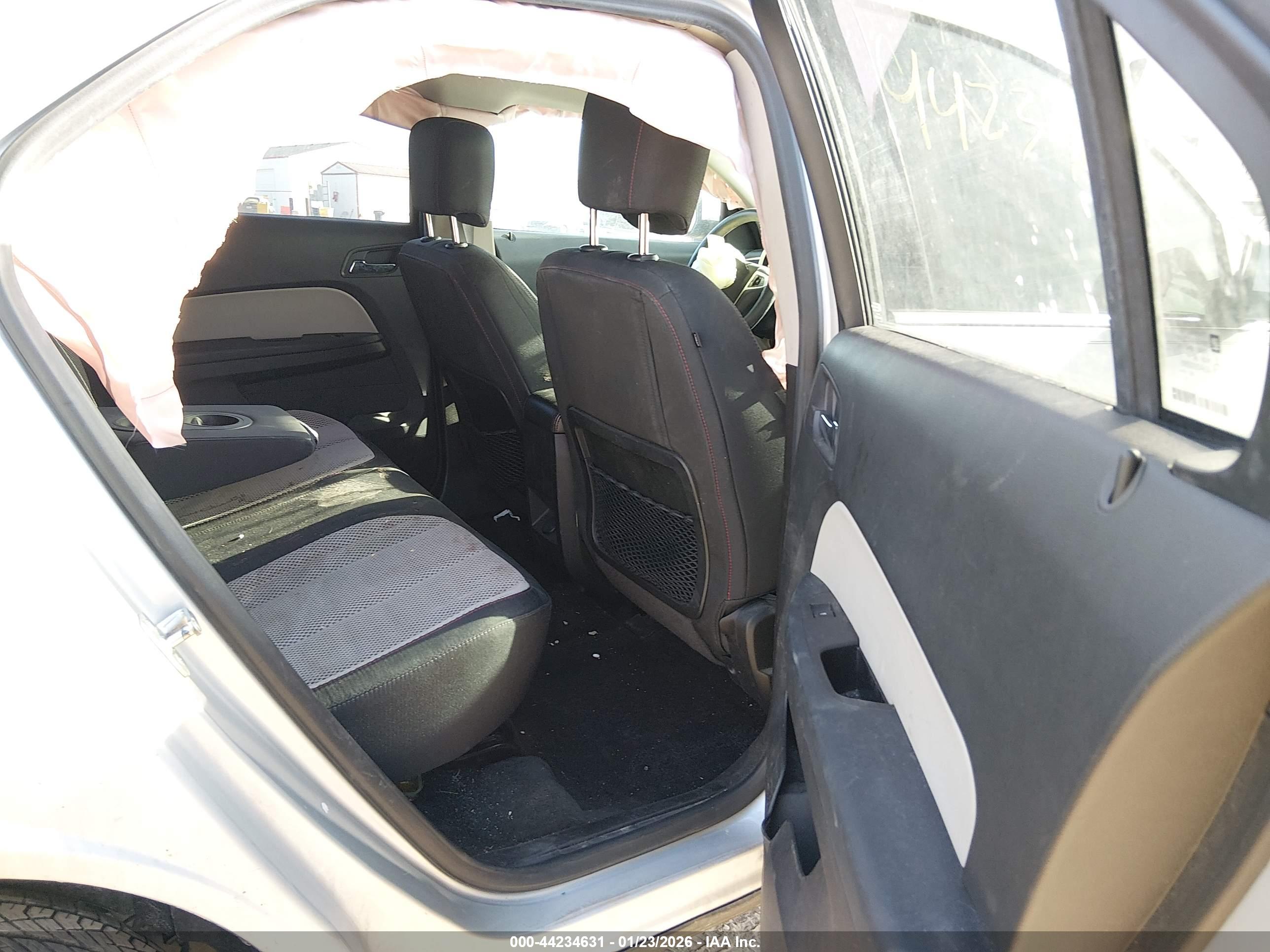 CHEVROLET EQUINOX image 8