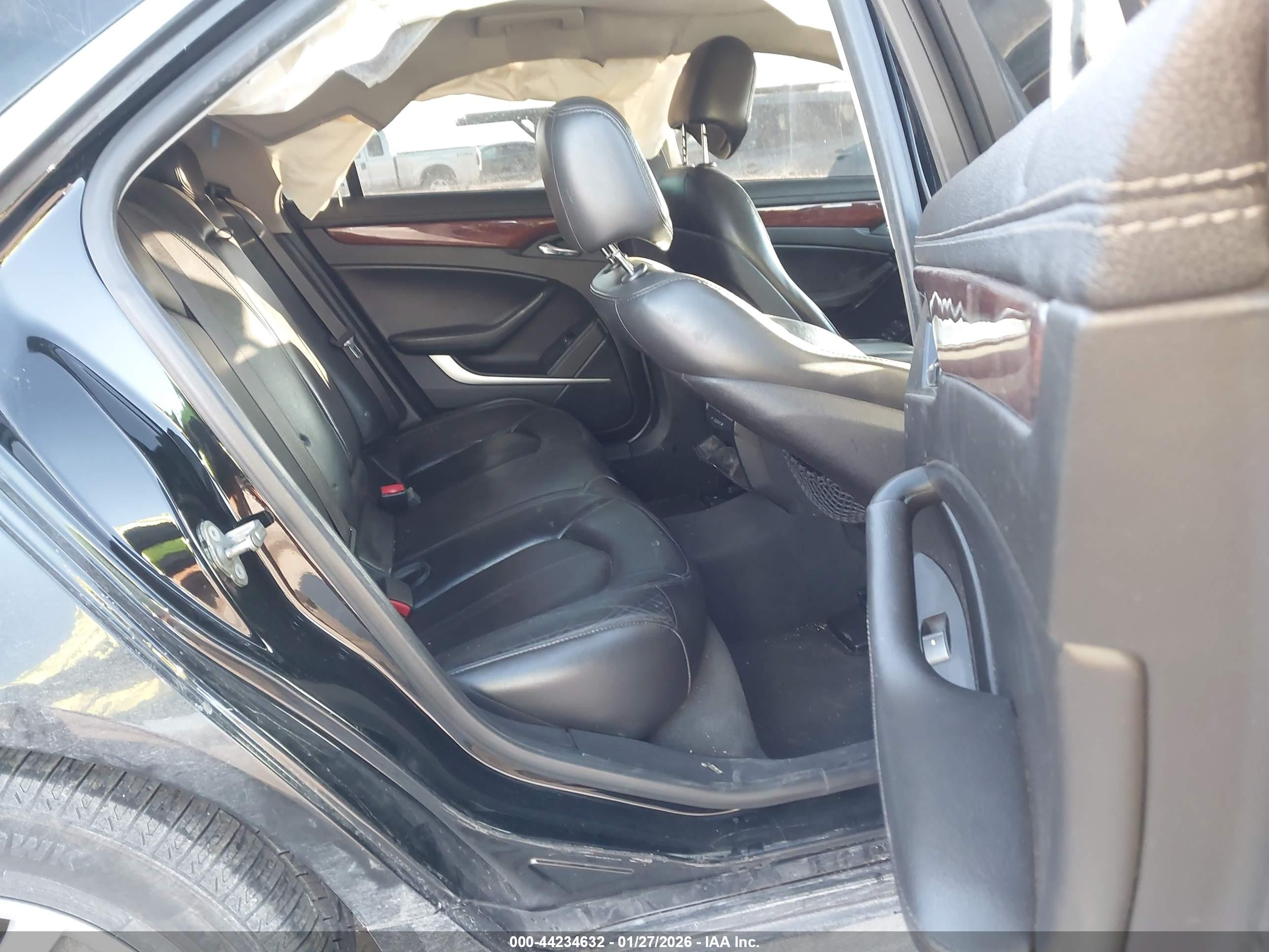 CADILLAC CTS image 8