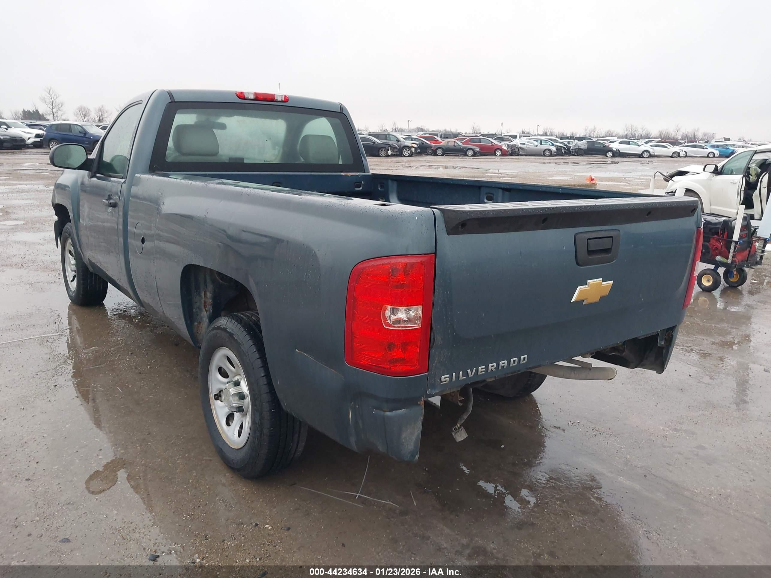 CHEVROLET SILVERADO image 3