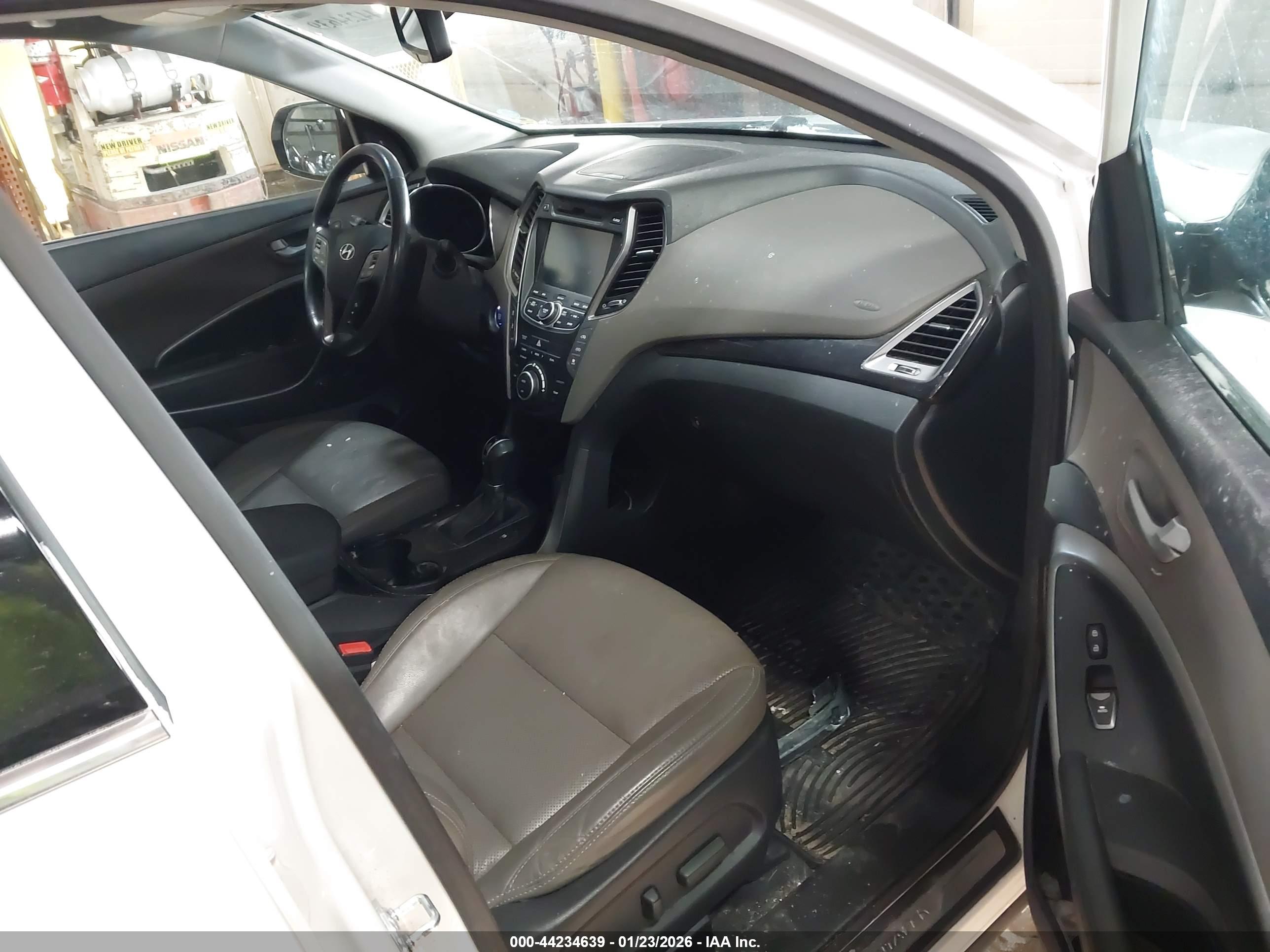 HYUNDAI SANTA image 5