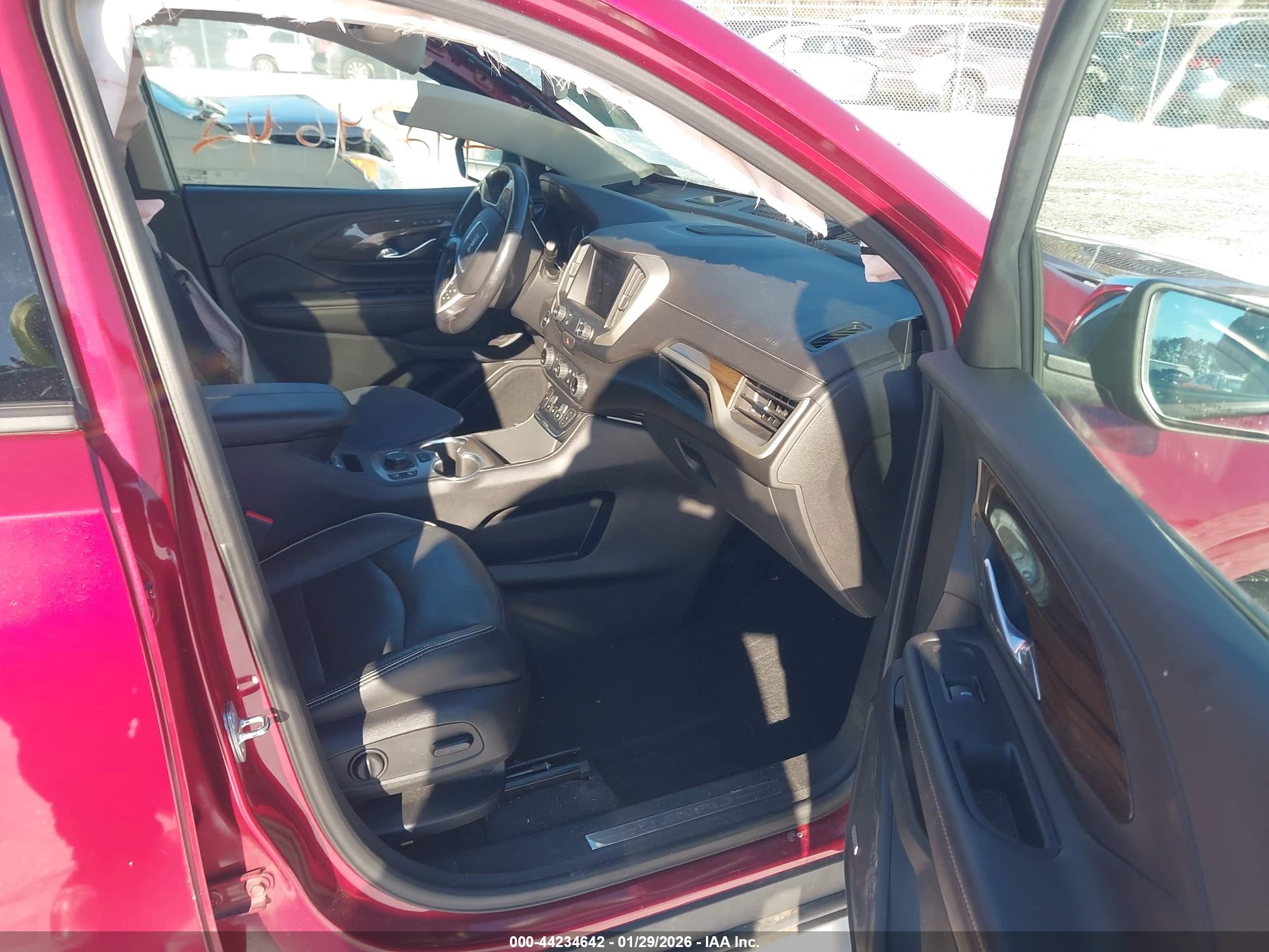 GMC TERRAIN image 5