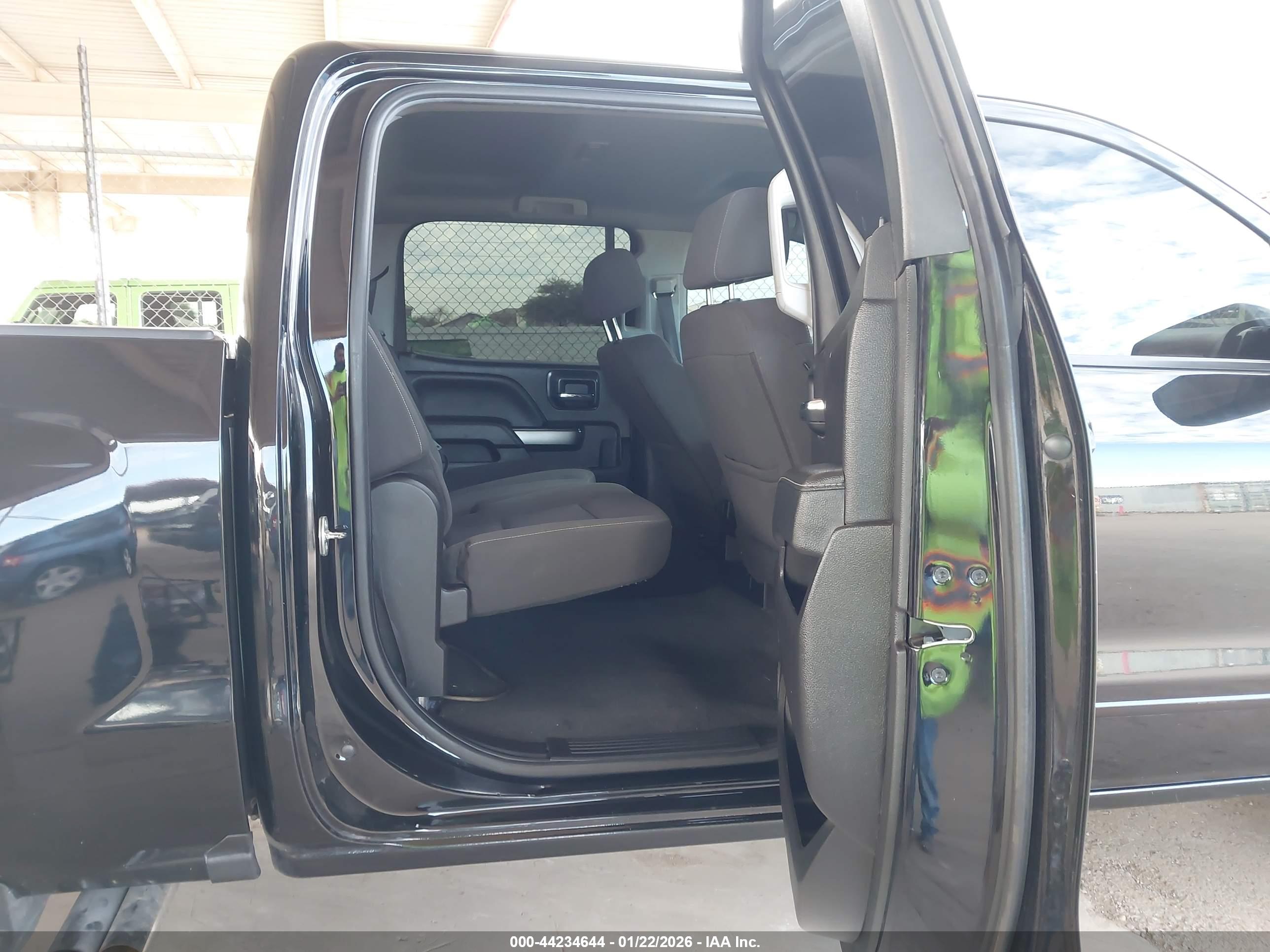 CHEVROLET SILVERADO image 8