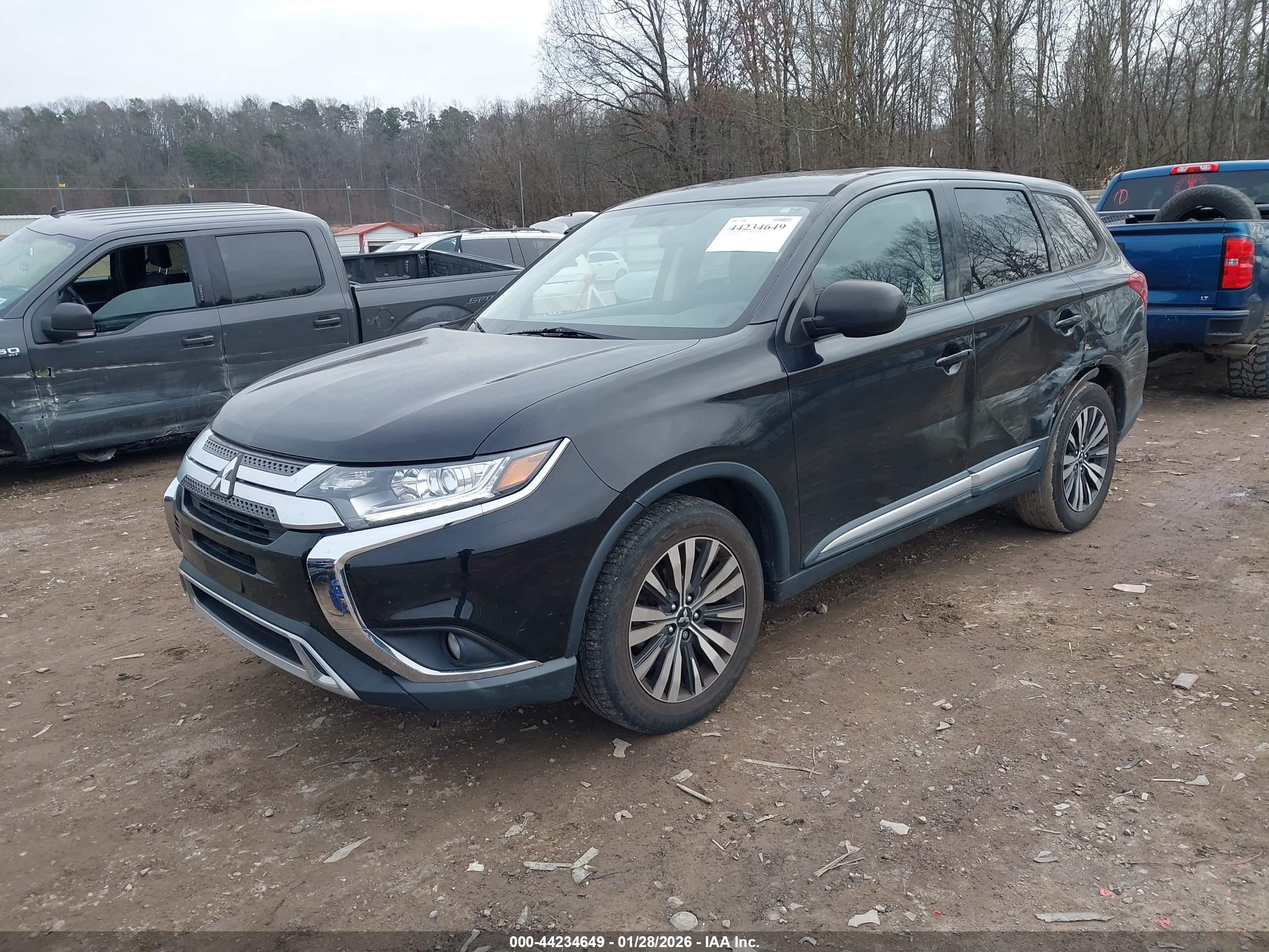 MITSUBISHI OUTLANDER image 2