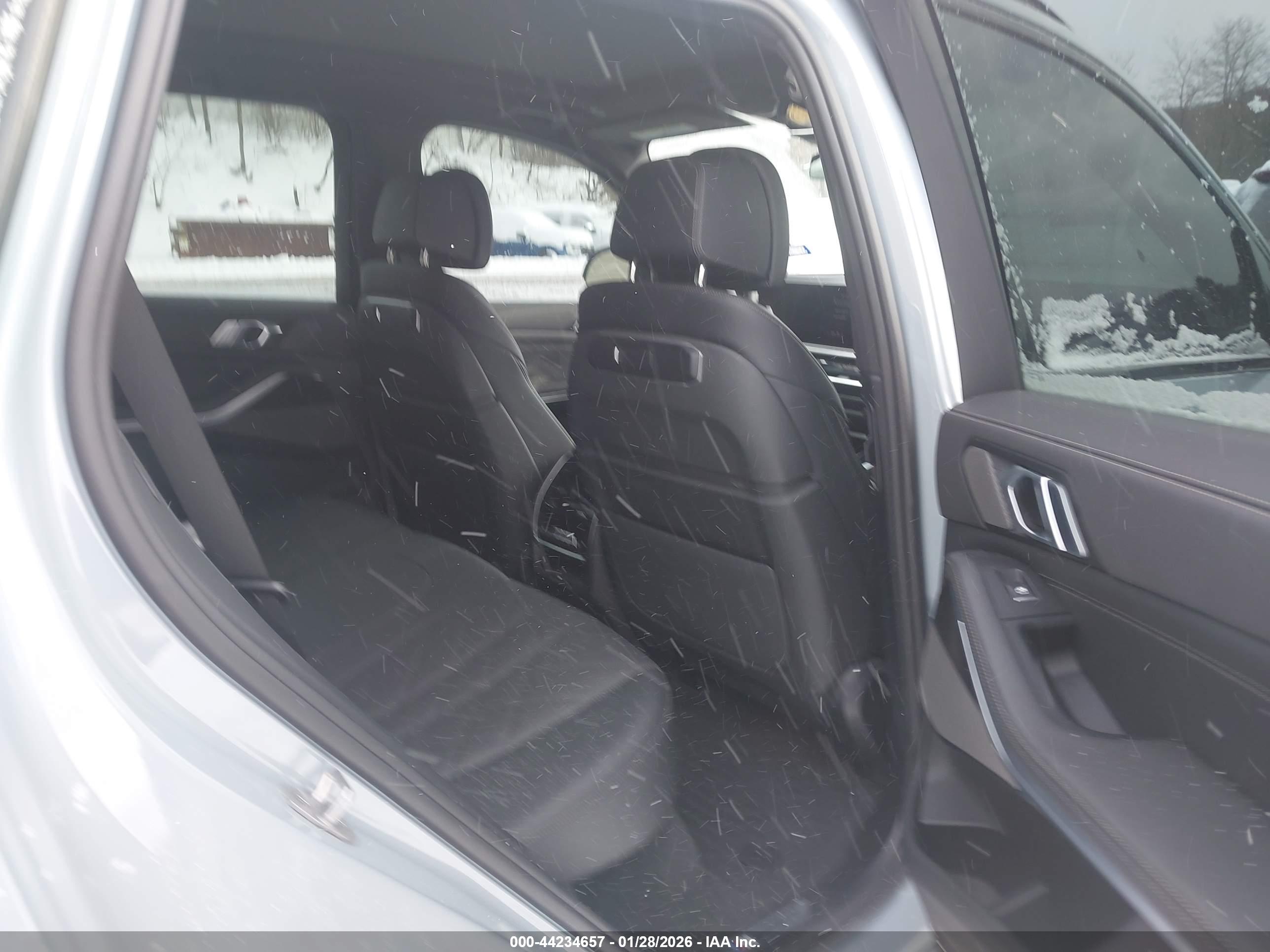 BMW X5 image 8