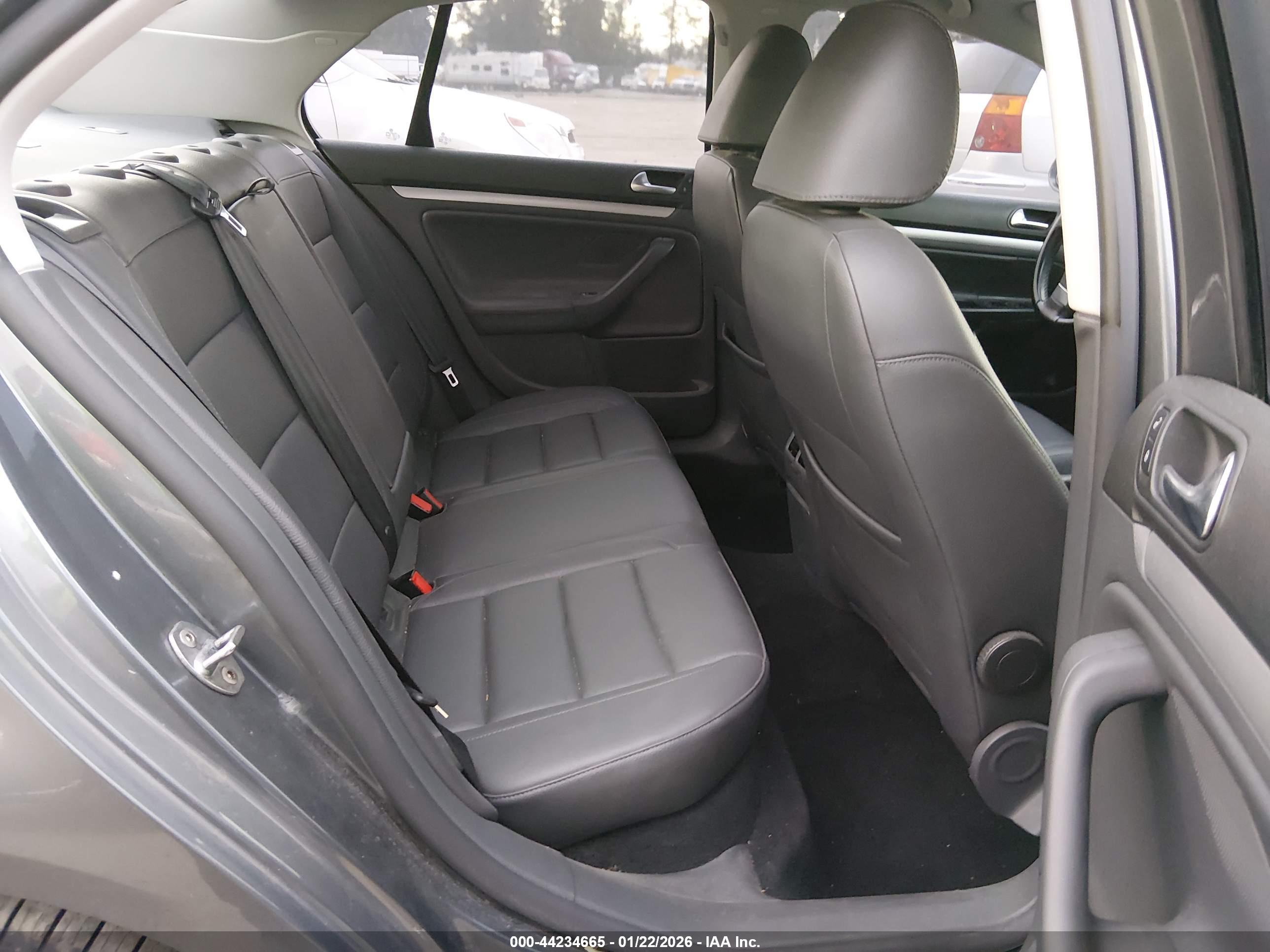 VOLKSWAGEN JETTA image 8
