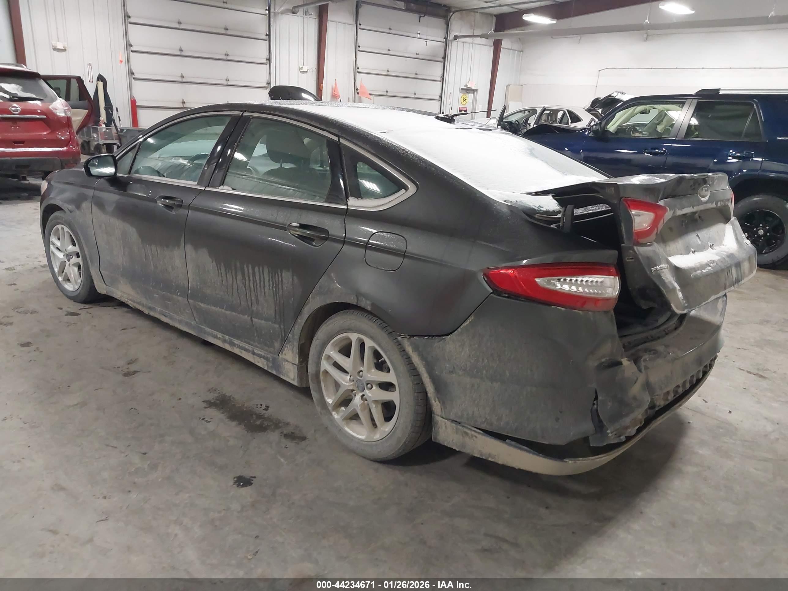 FORD FUSION image 3