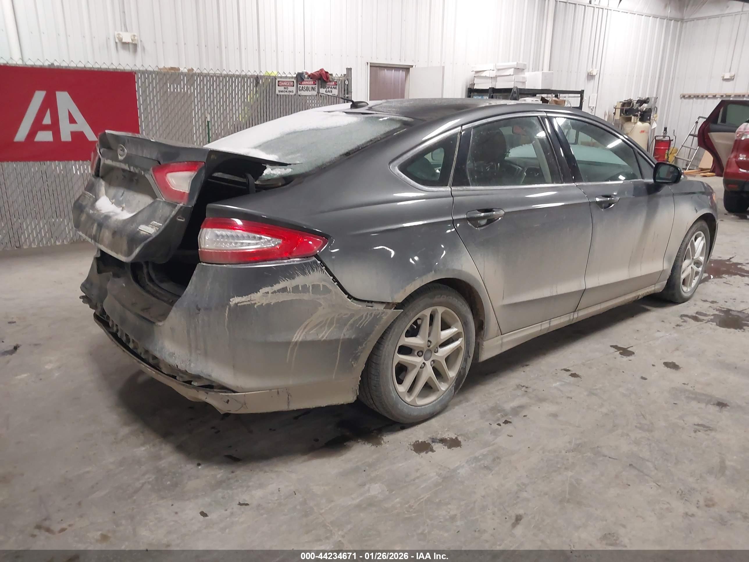 FORD FUSION image 4