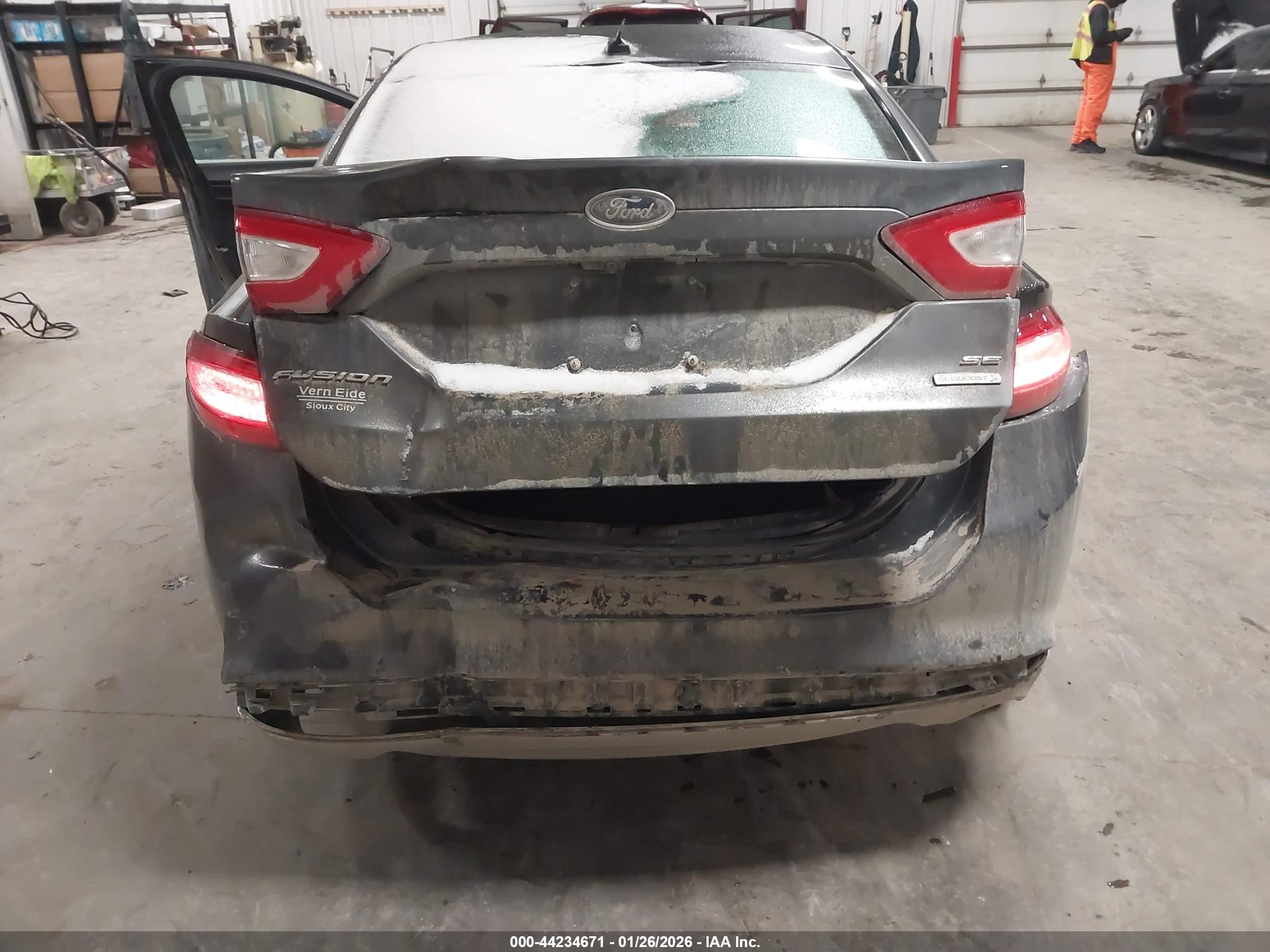 FORD FUSION image 6