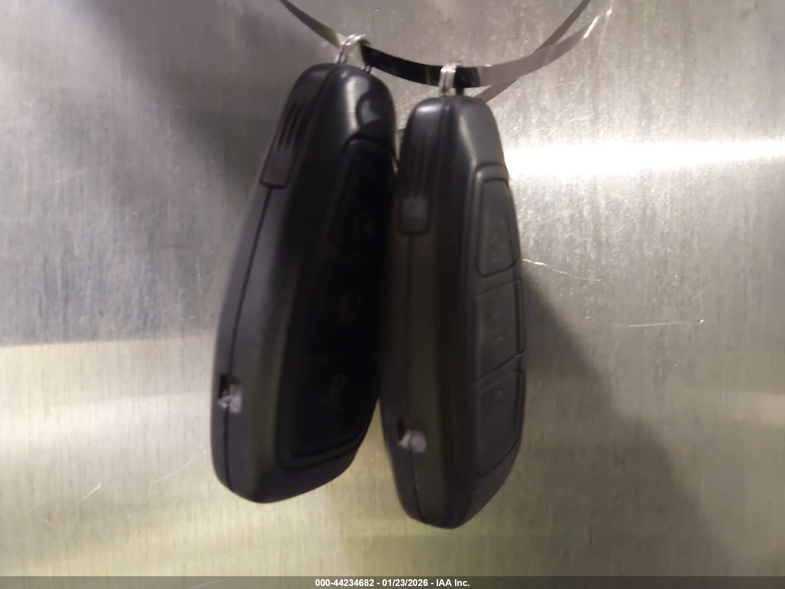 FORD C-MAX image 11
