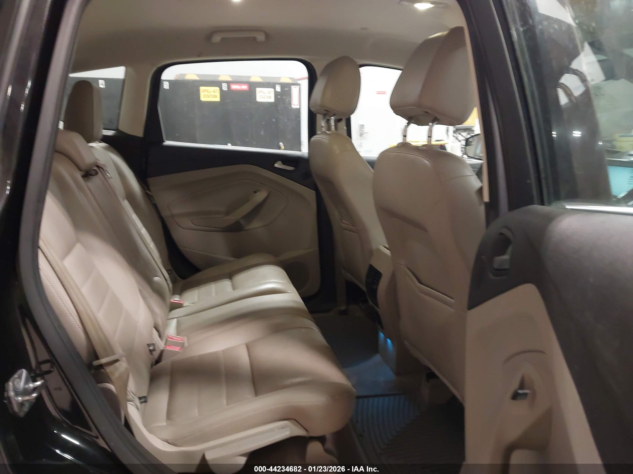FORD C-MAX image 8
