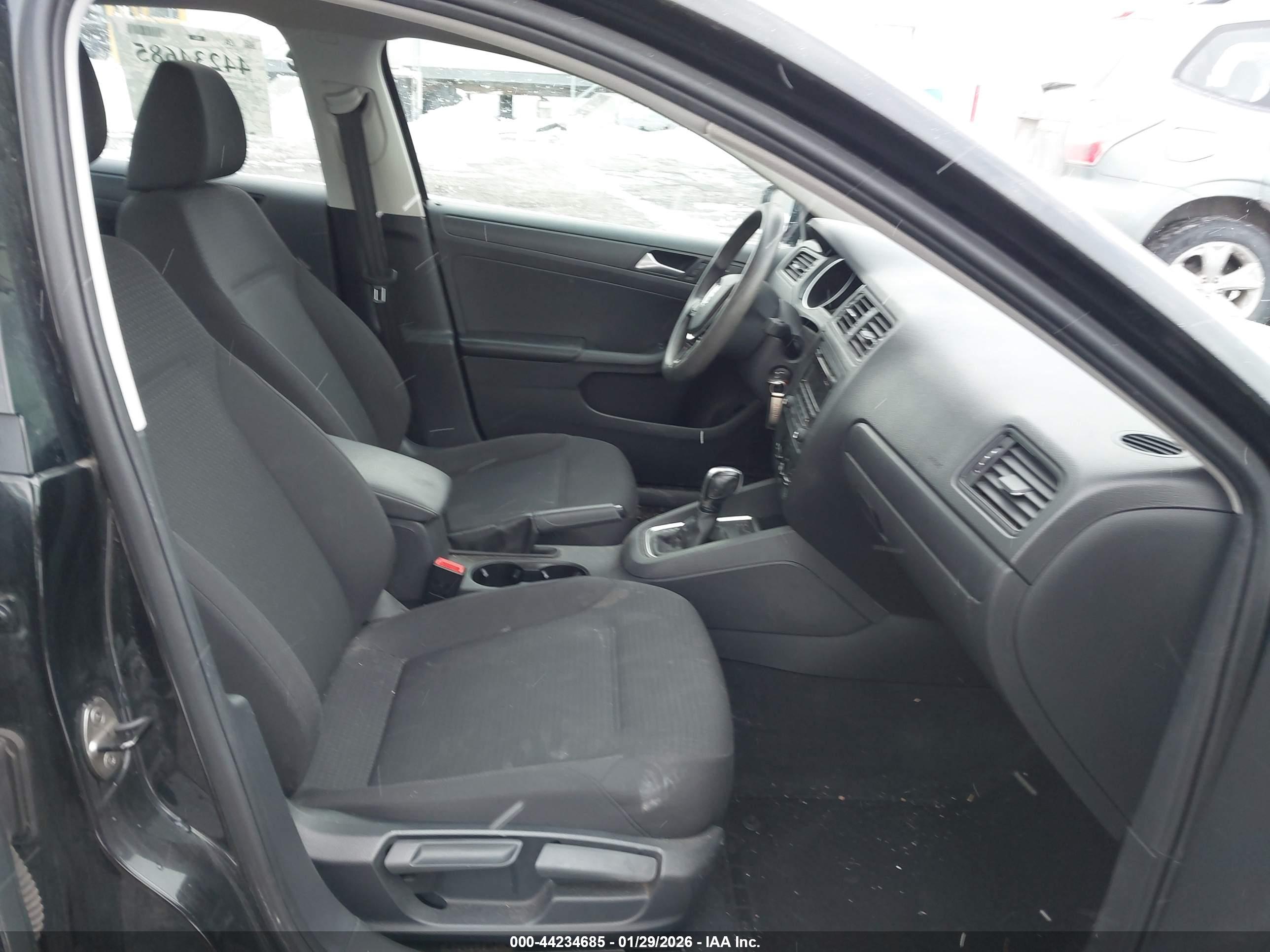 VOLKSWAGEN JETTA image 5