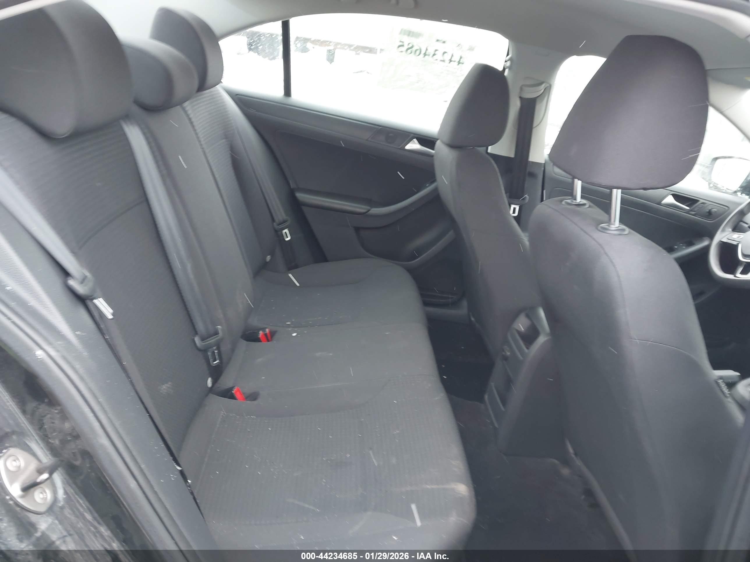 VOLKSWAGEN JETTA image 8