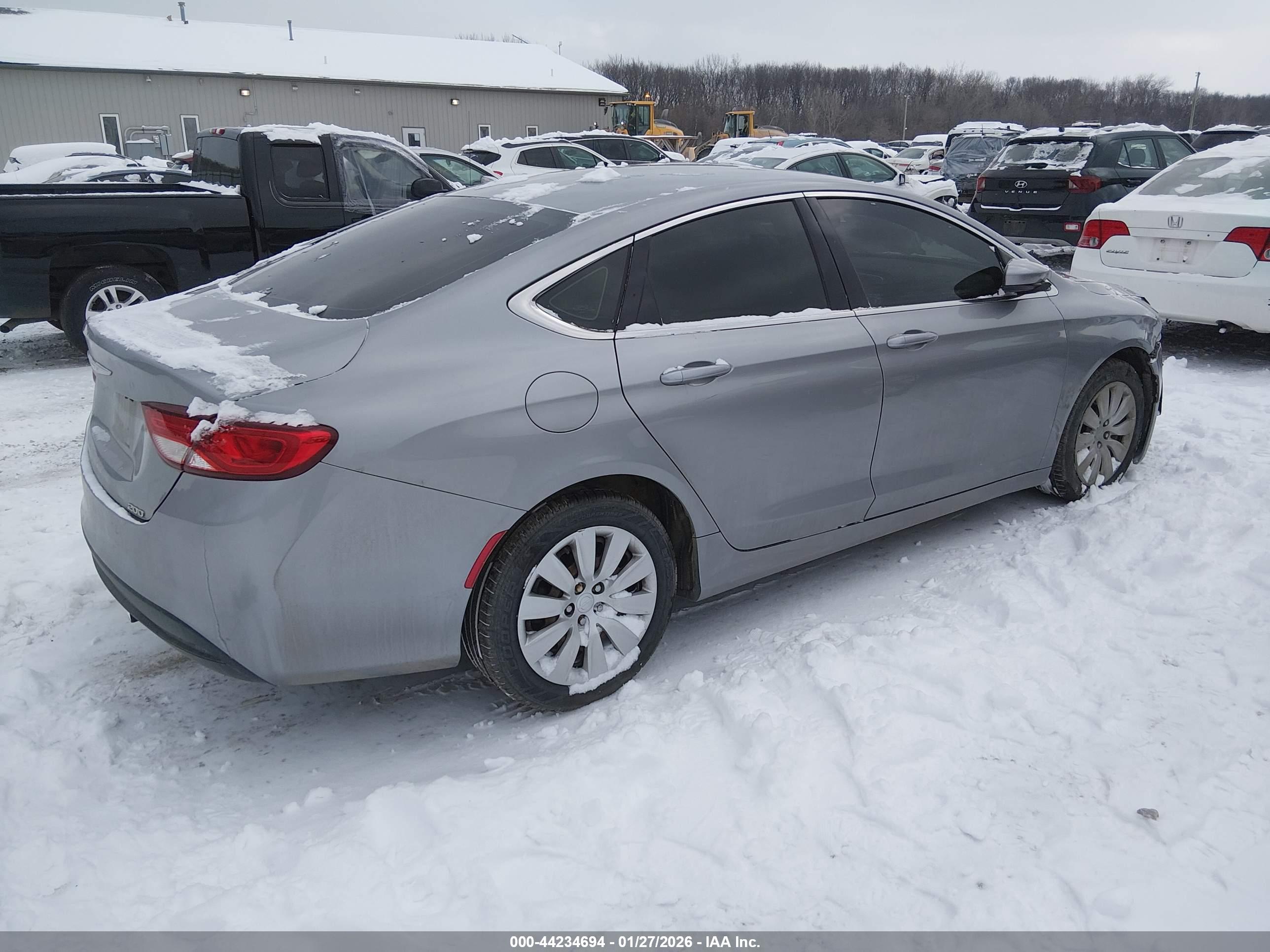 CHRYSLER 200 image 4