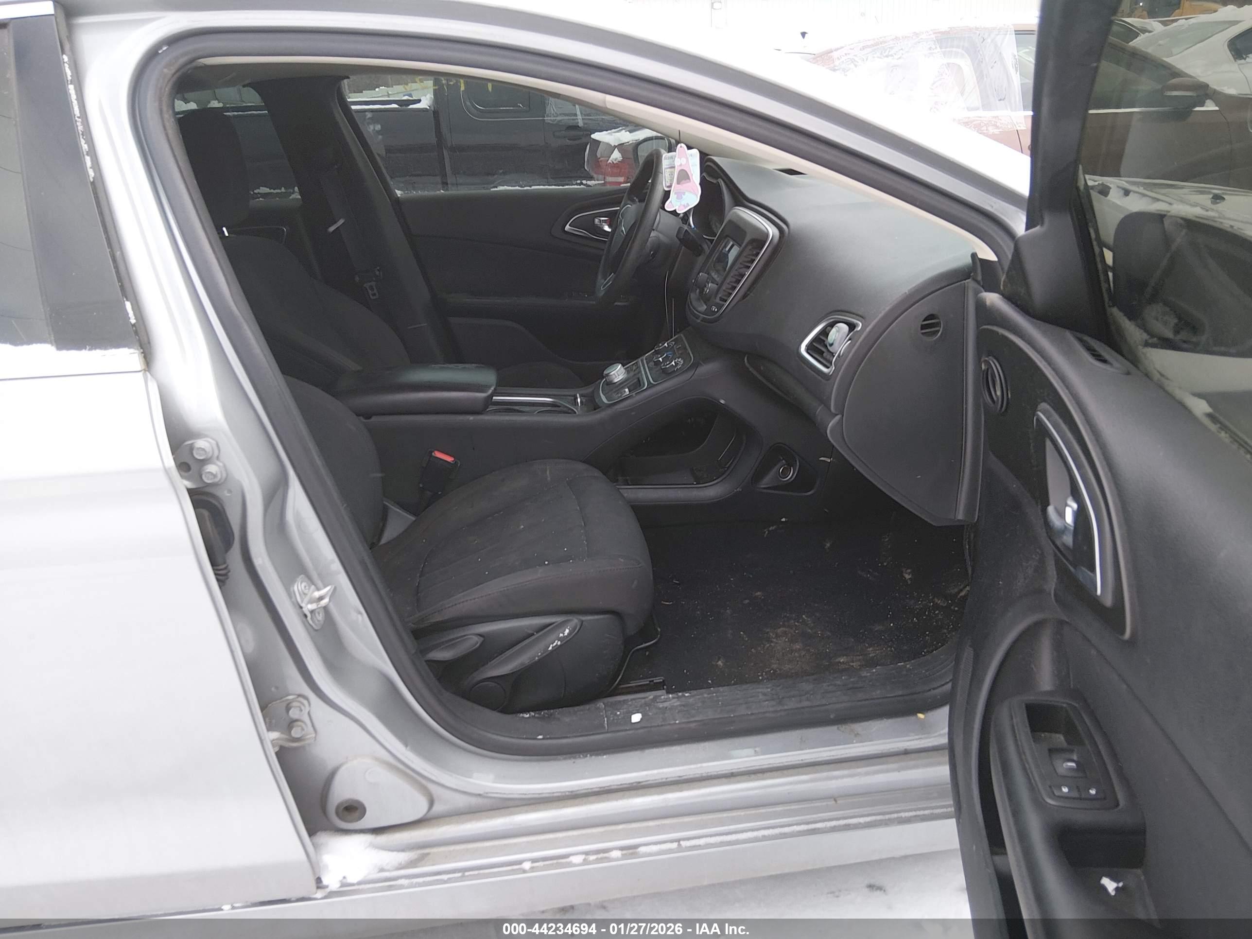 CHRYSLER 200 image 5
