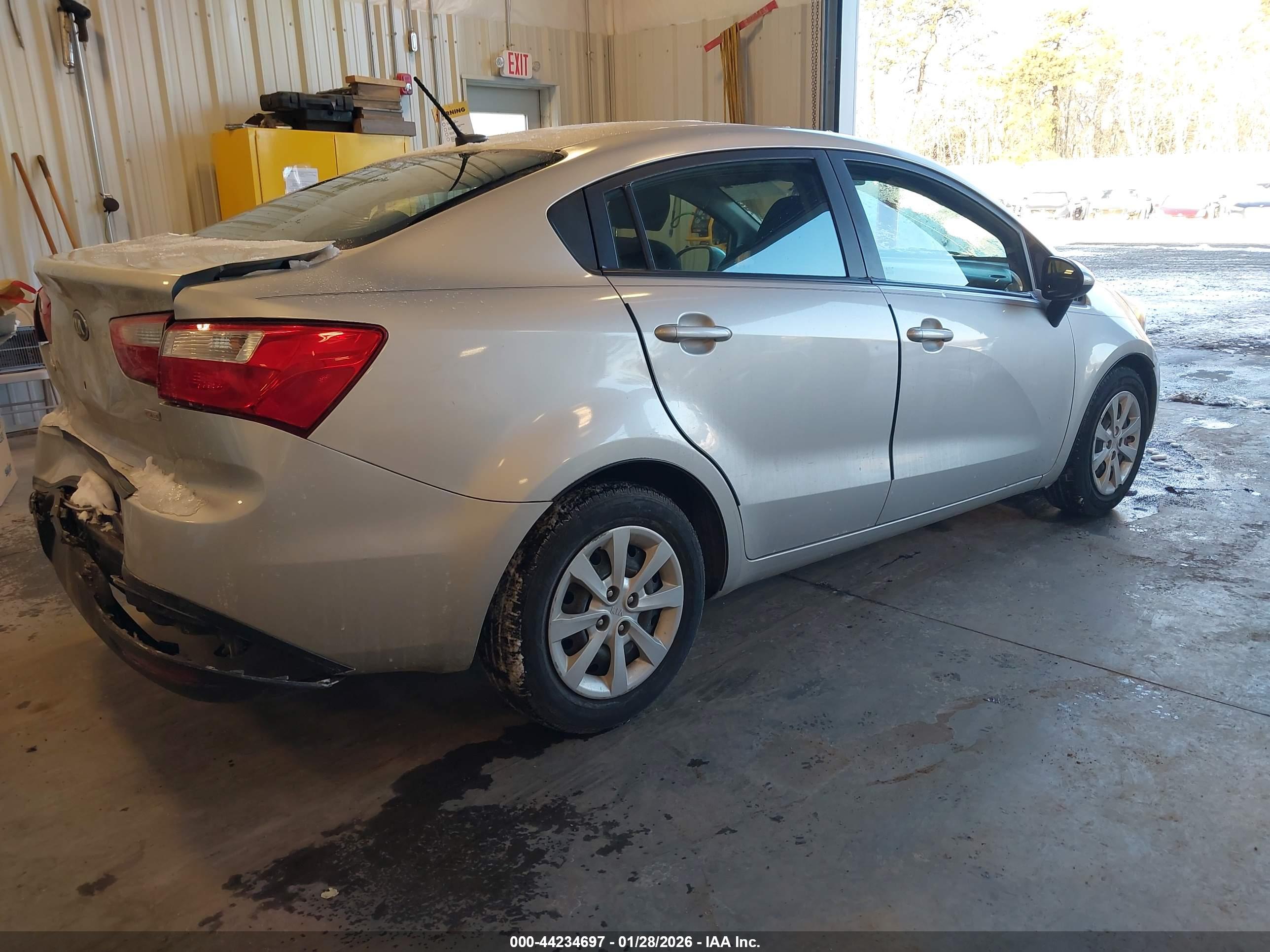 KIA RIO image 4