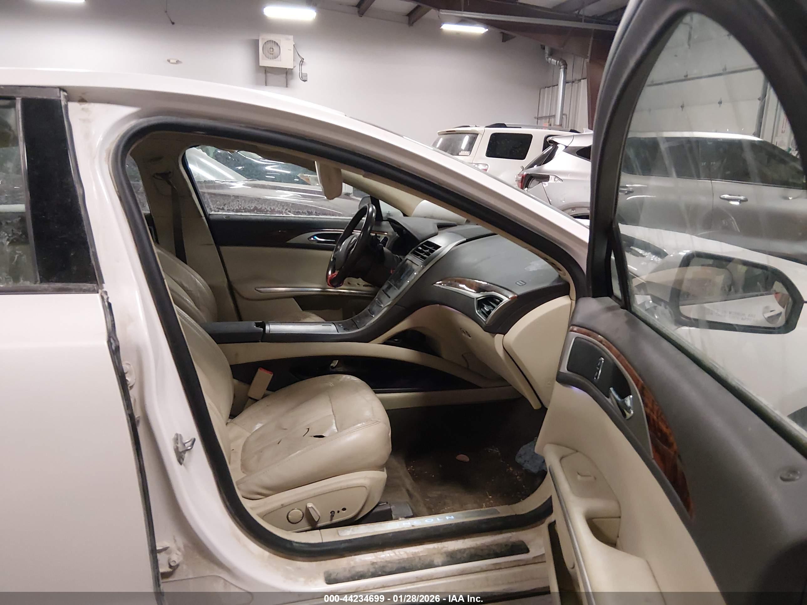 LINCOLN MKZ image 5