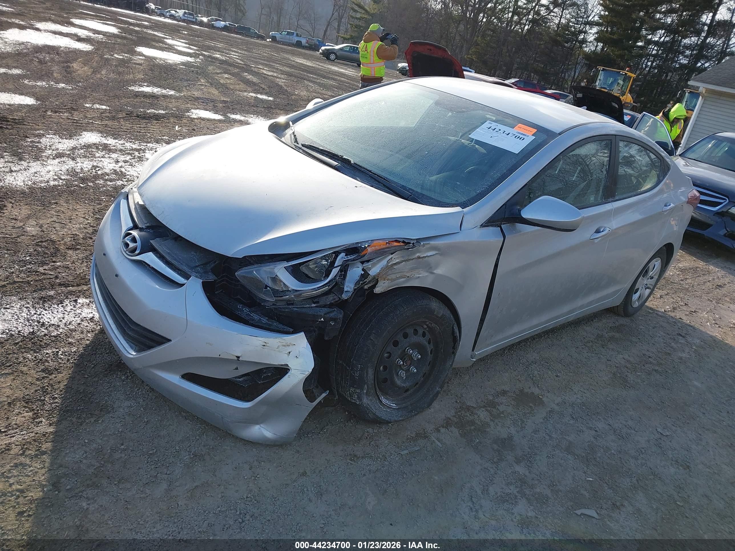 HYUNDAI ELANTRA image 2