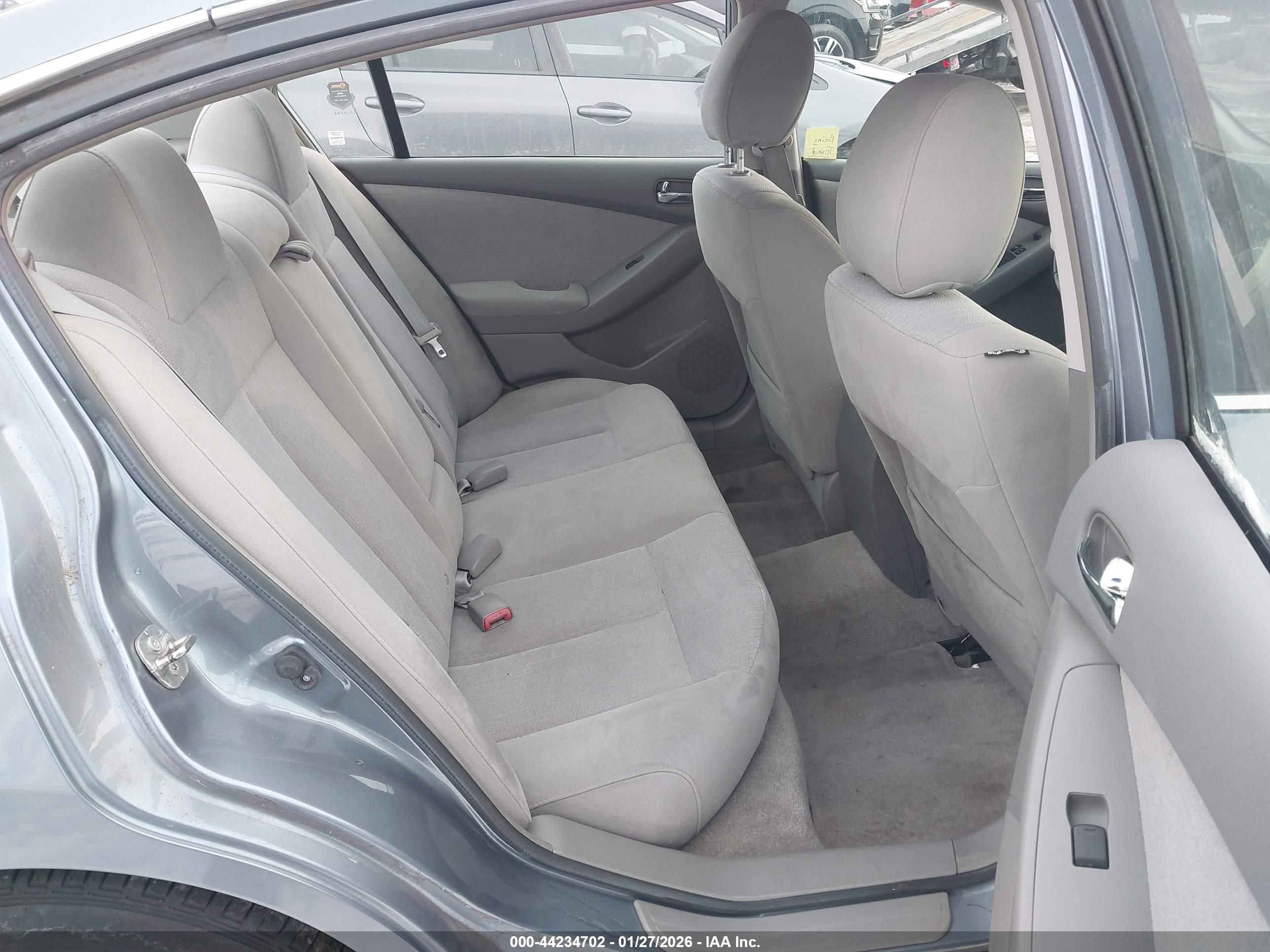 NISSAN ALTIMA image 8