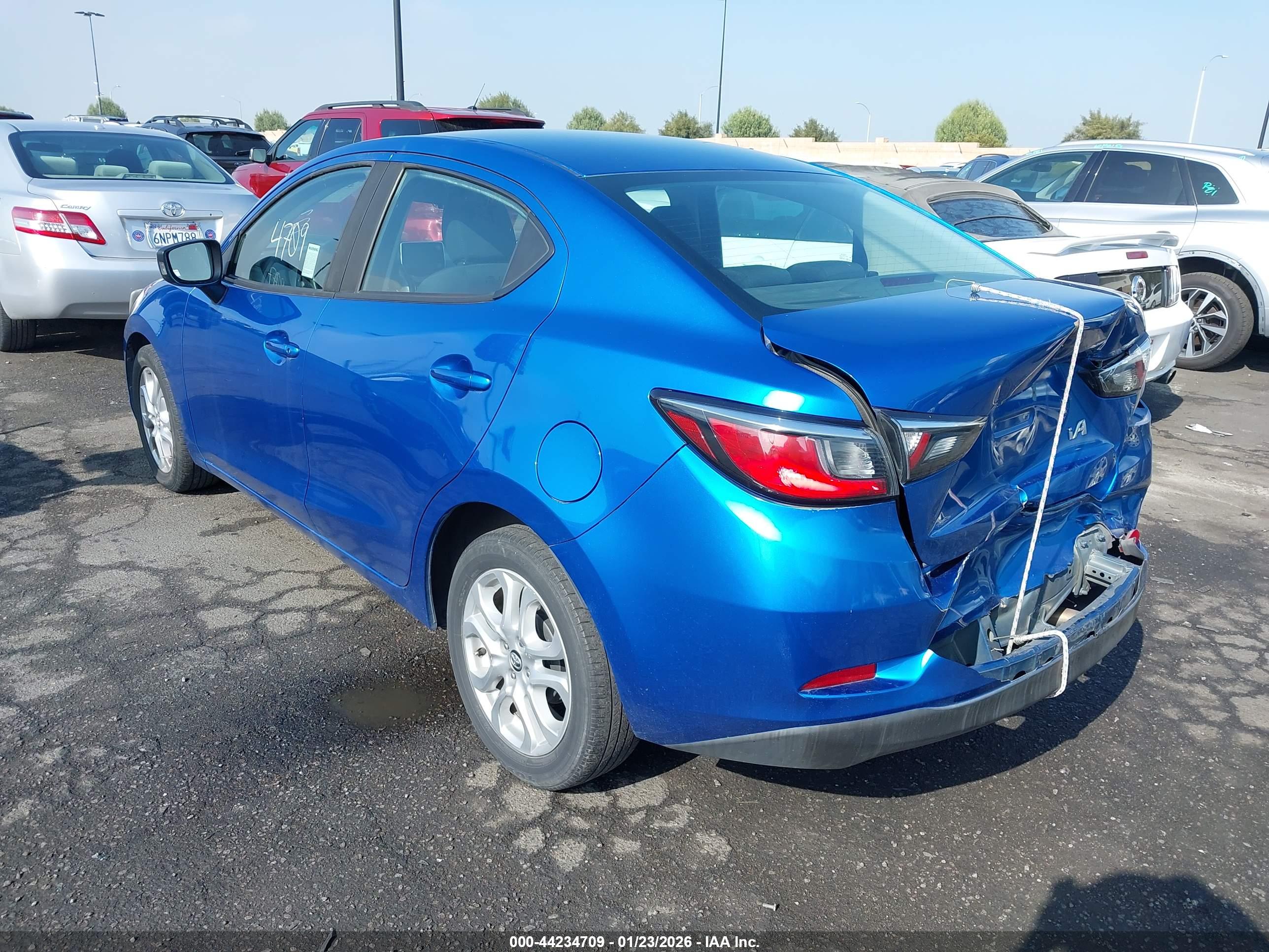 TOYOTA YARIS image 3