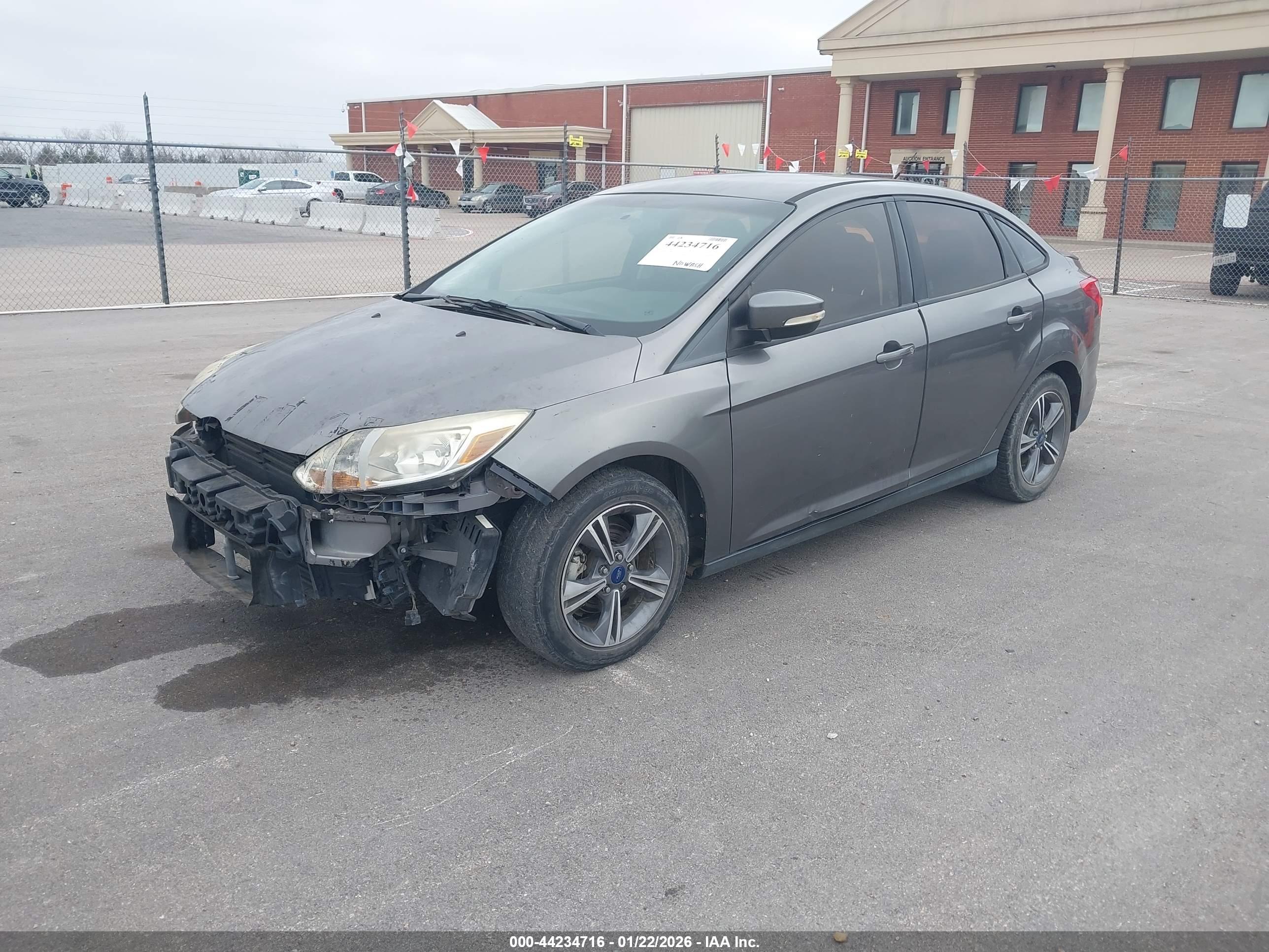 FORD FOCUS image 2
