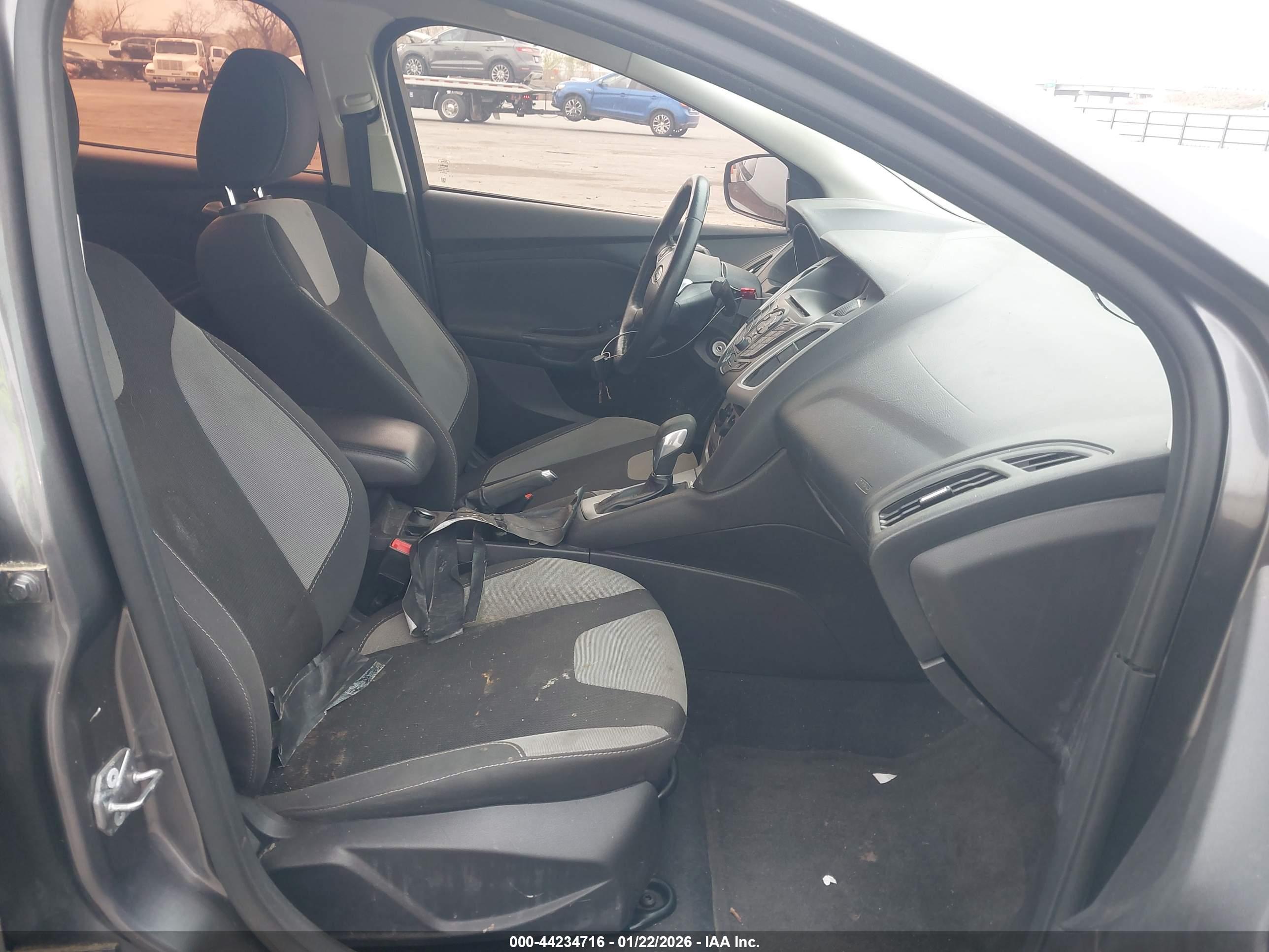 FORD FOCUS image 5