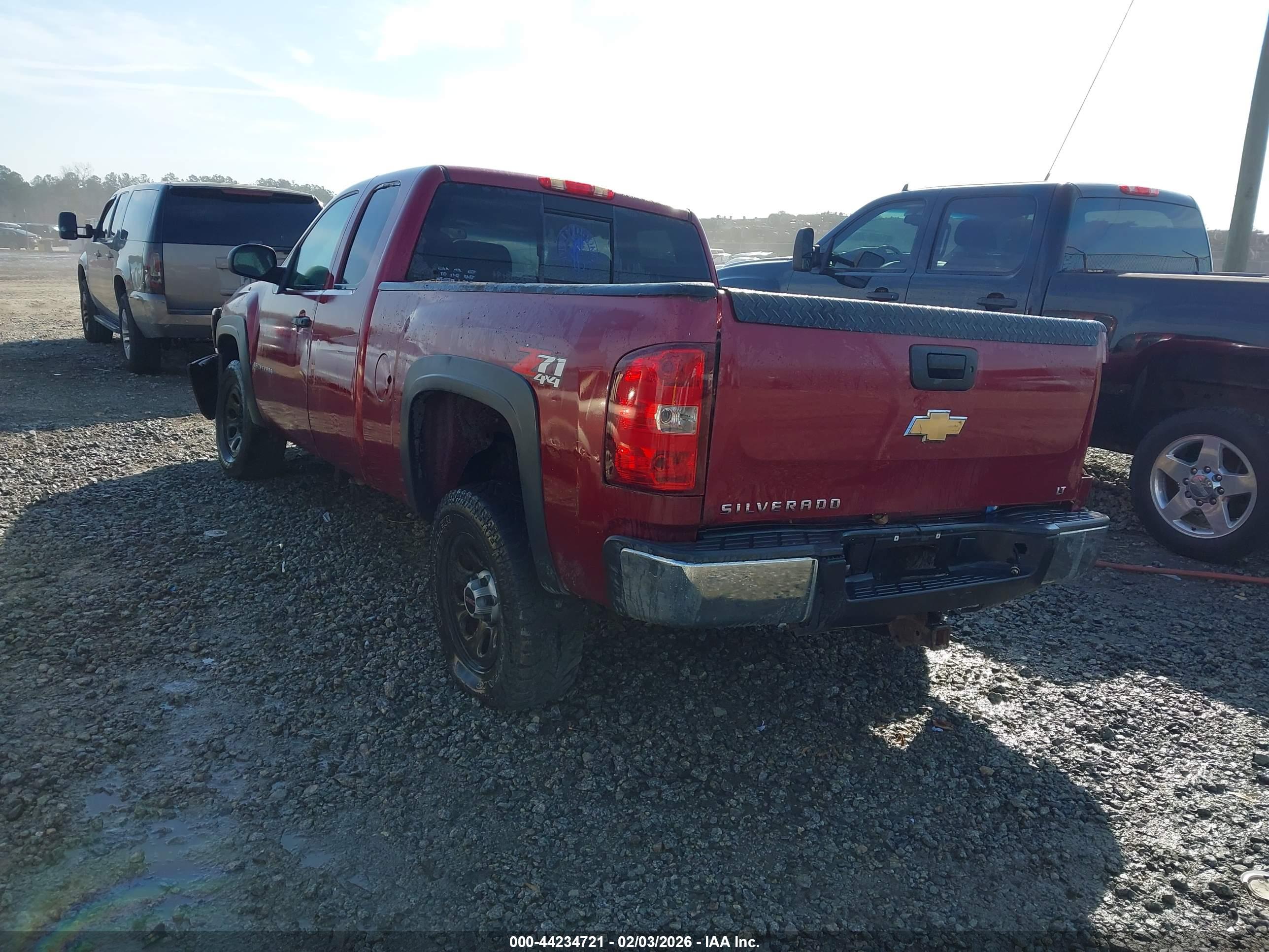 CHEVROLET SILVERADO image 3