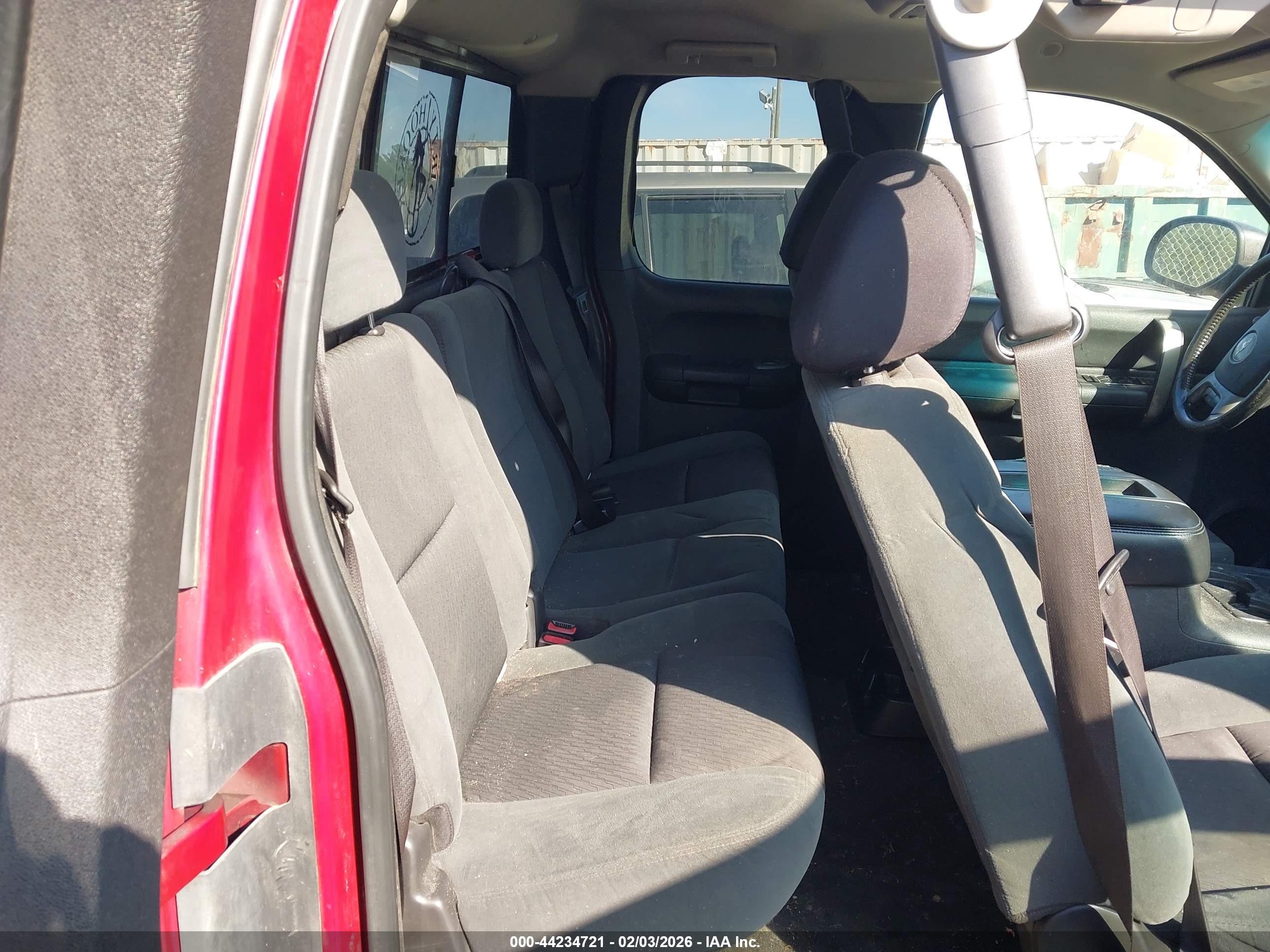 CHEVROLET SILVERADO image 8