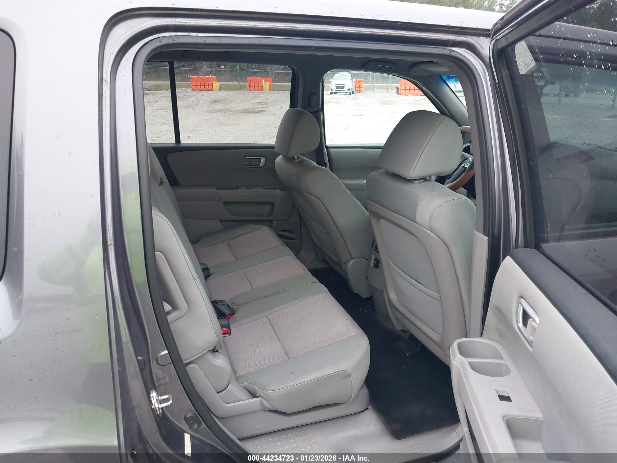 HONDA PILOT image 8