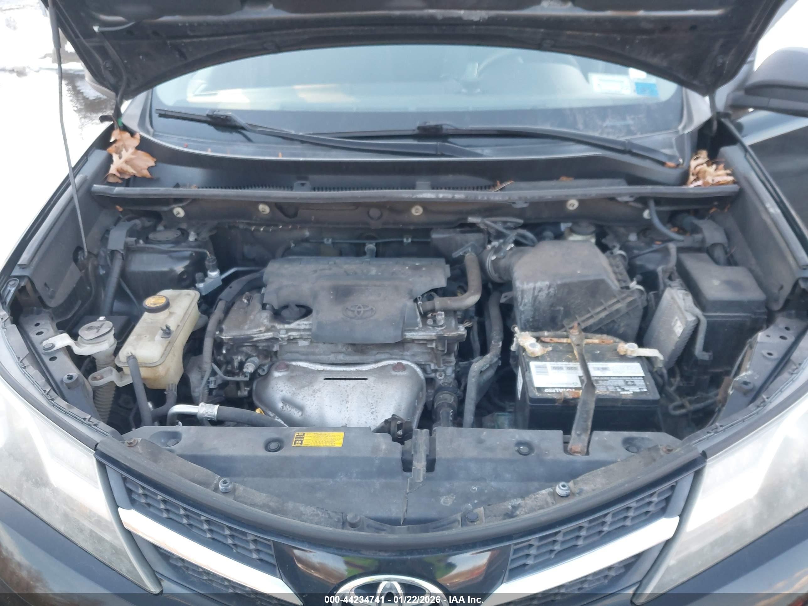 TOYOTA RAV4 image 10