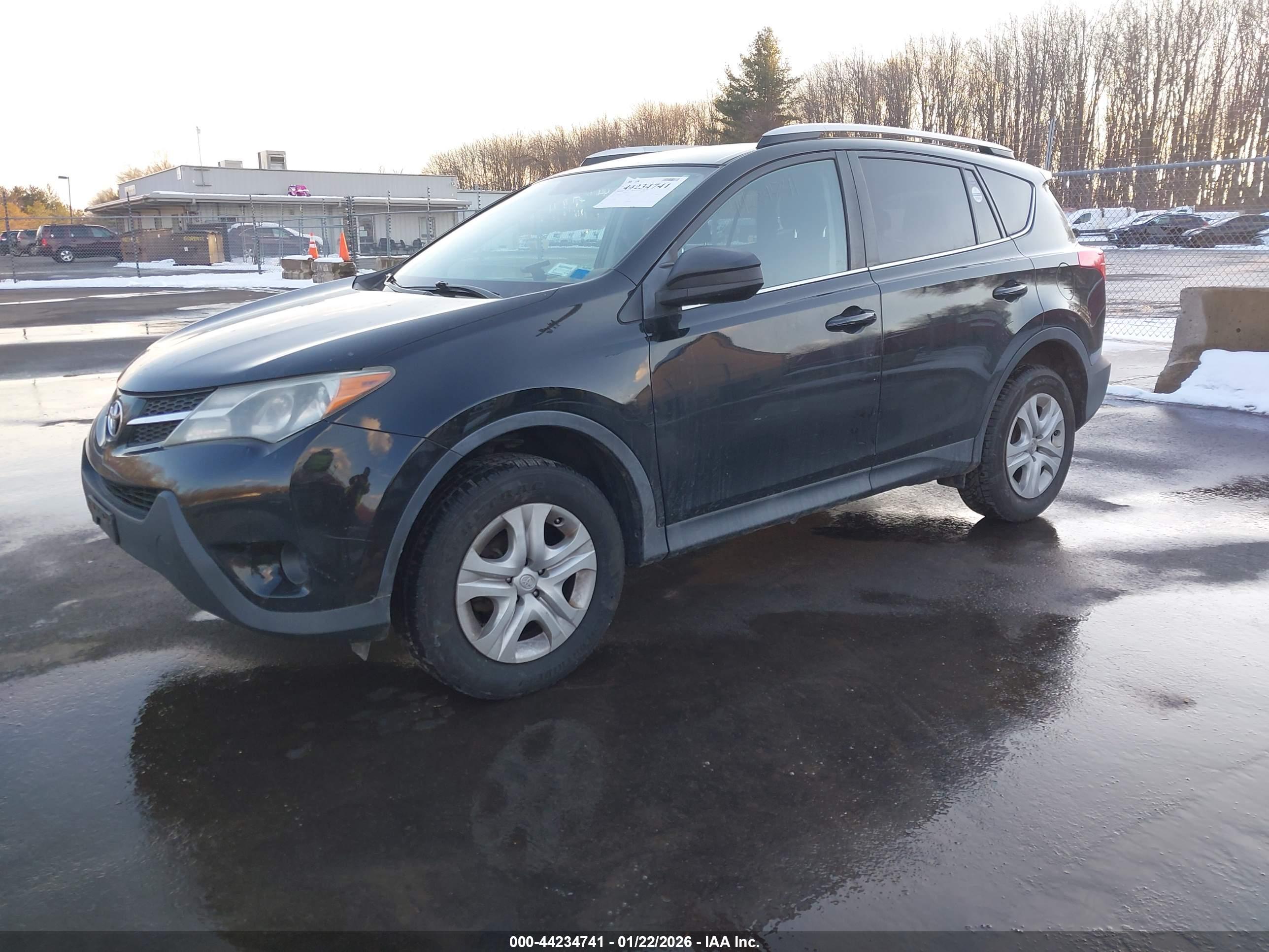 TOYOTA RAV4 image 2