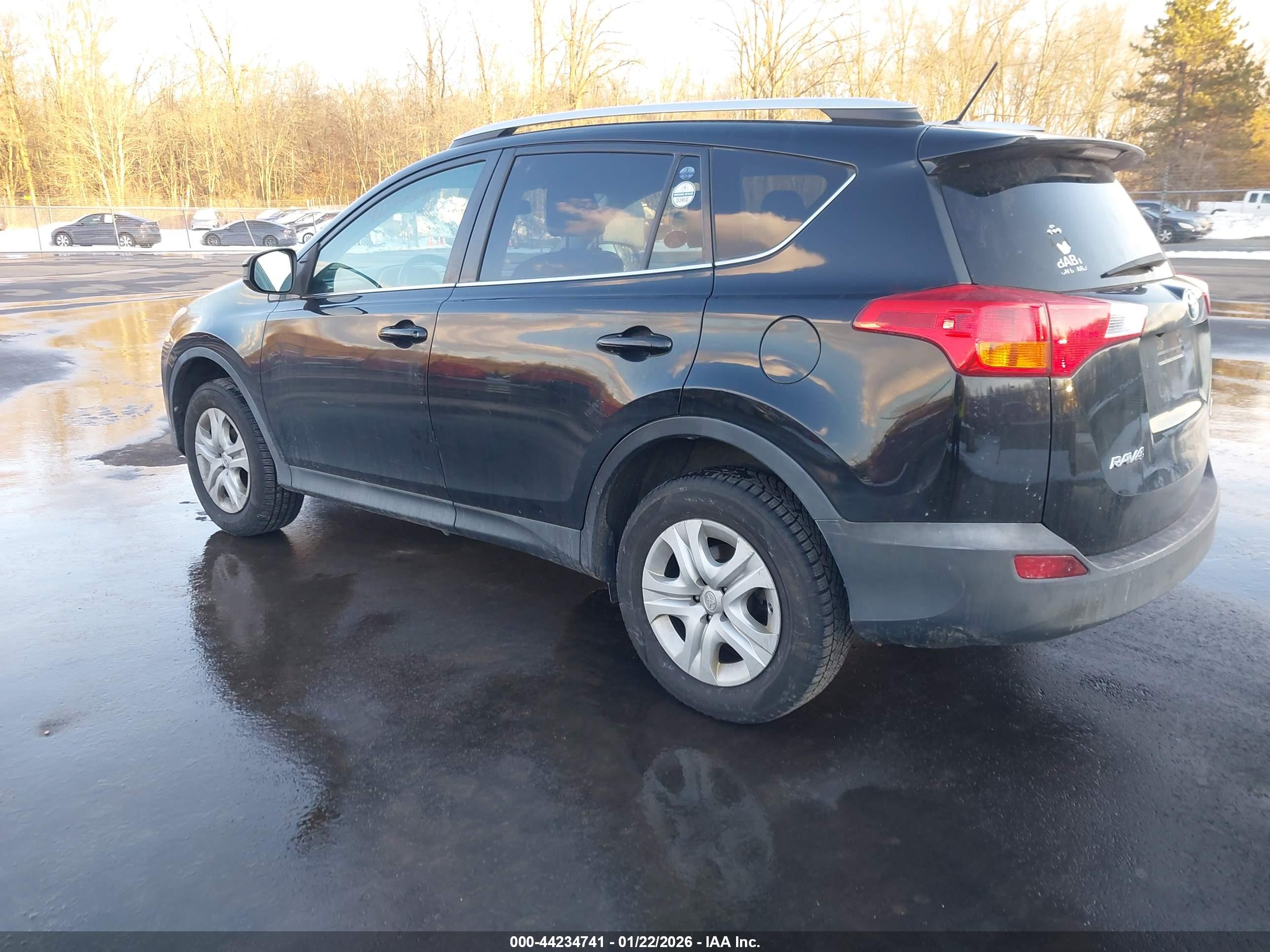 TOYOTA RAV4 image 3