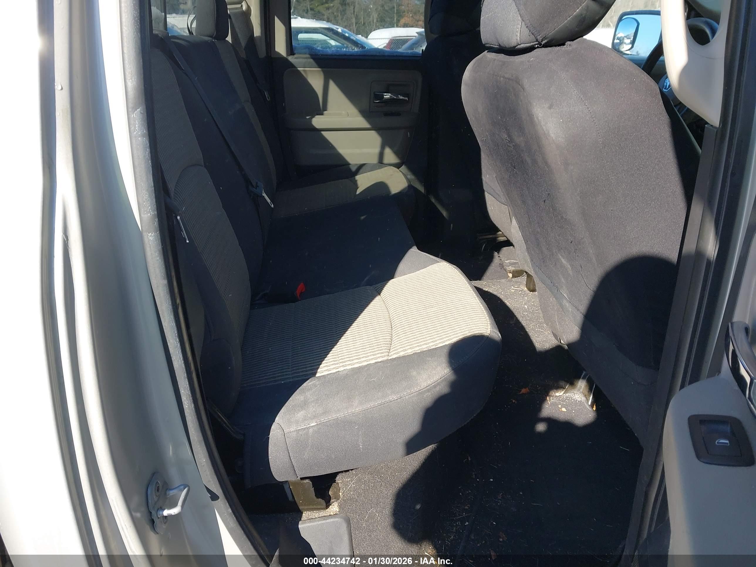 DODGE RAM image 8