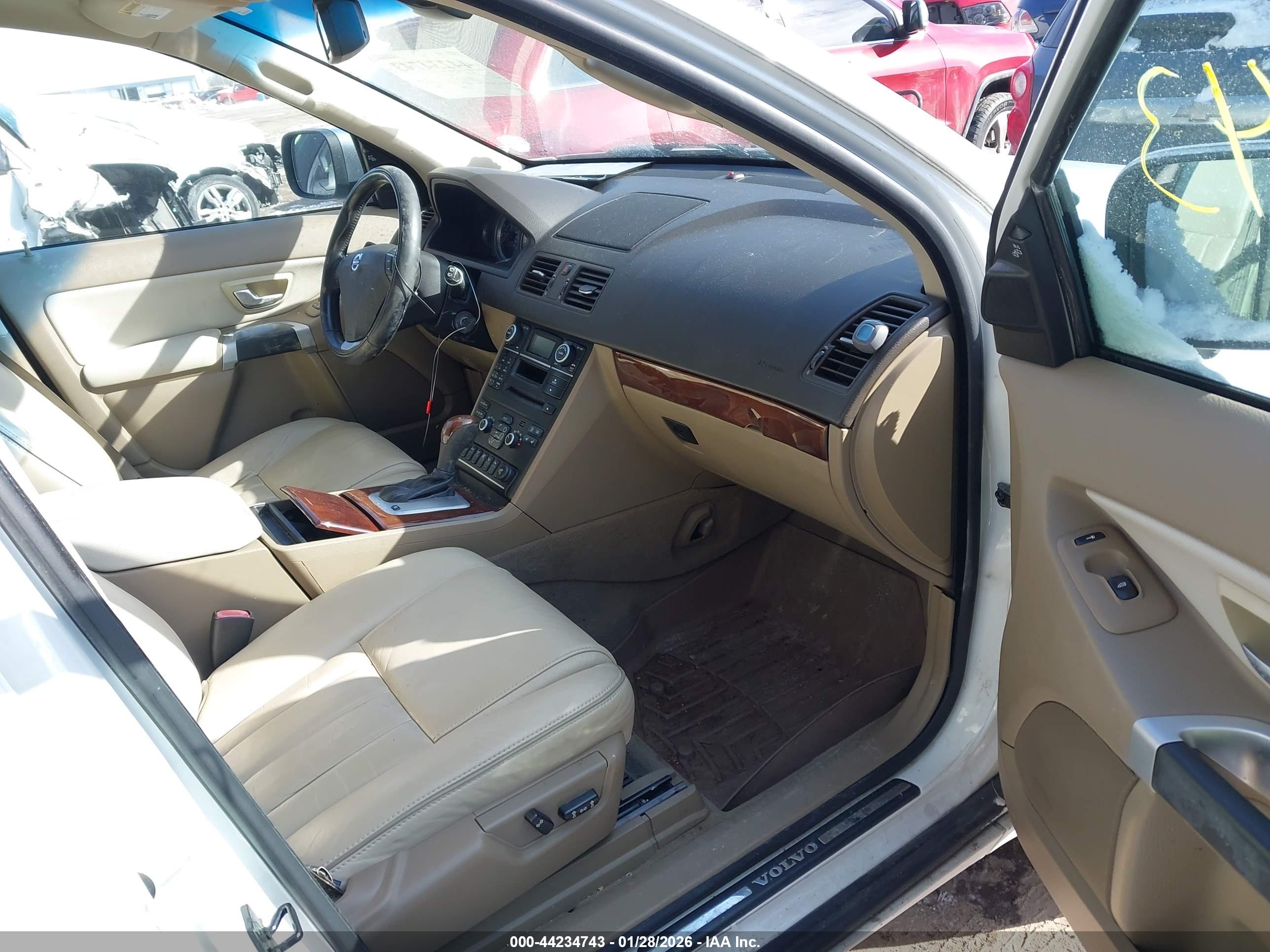 VOLVO XC90 image 5