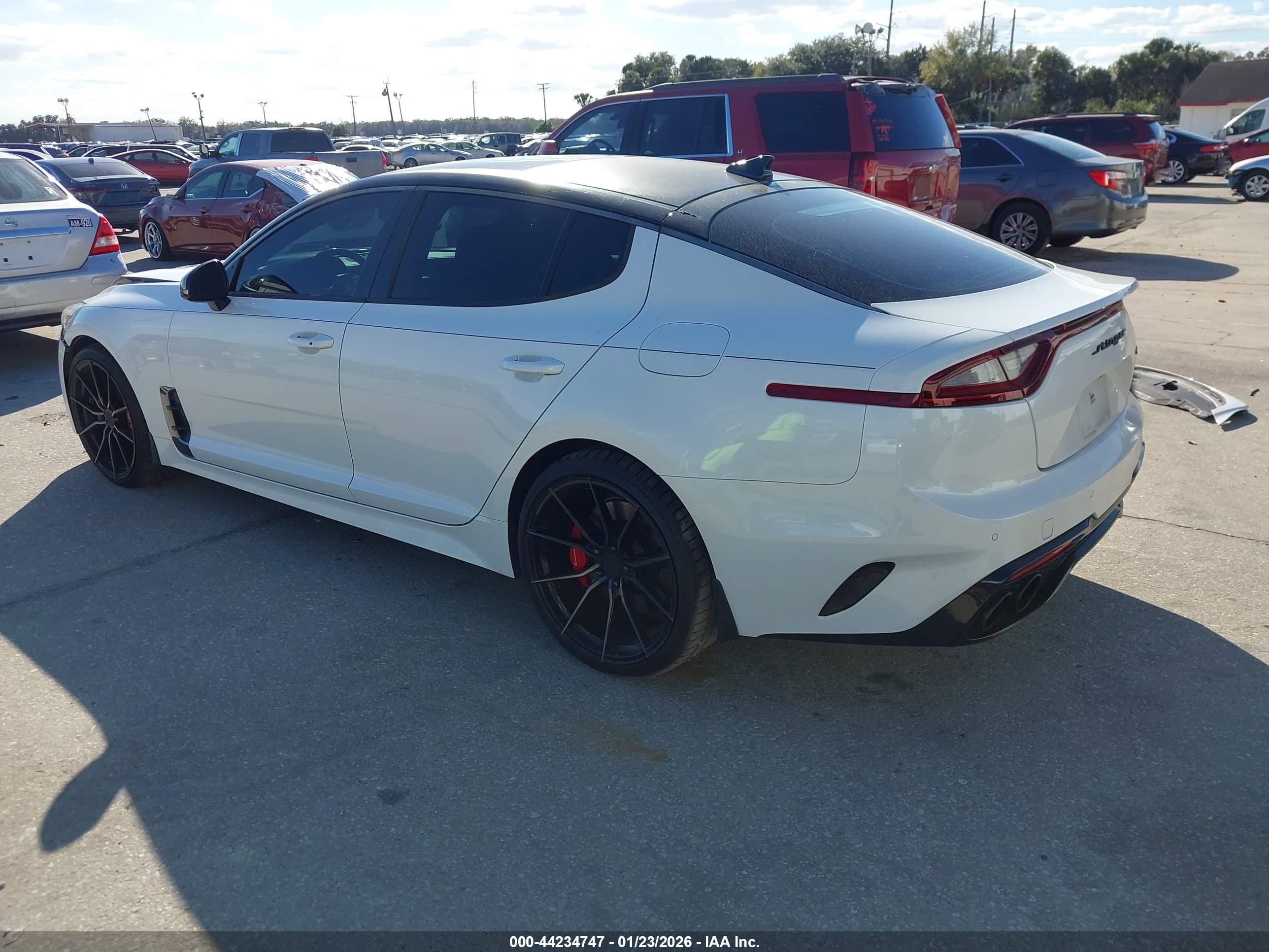 KIA STINGER image 3