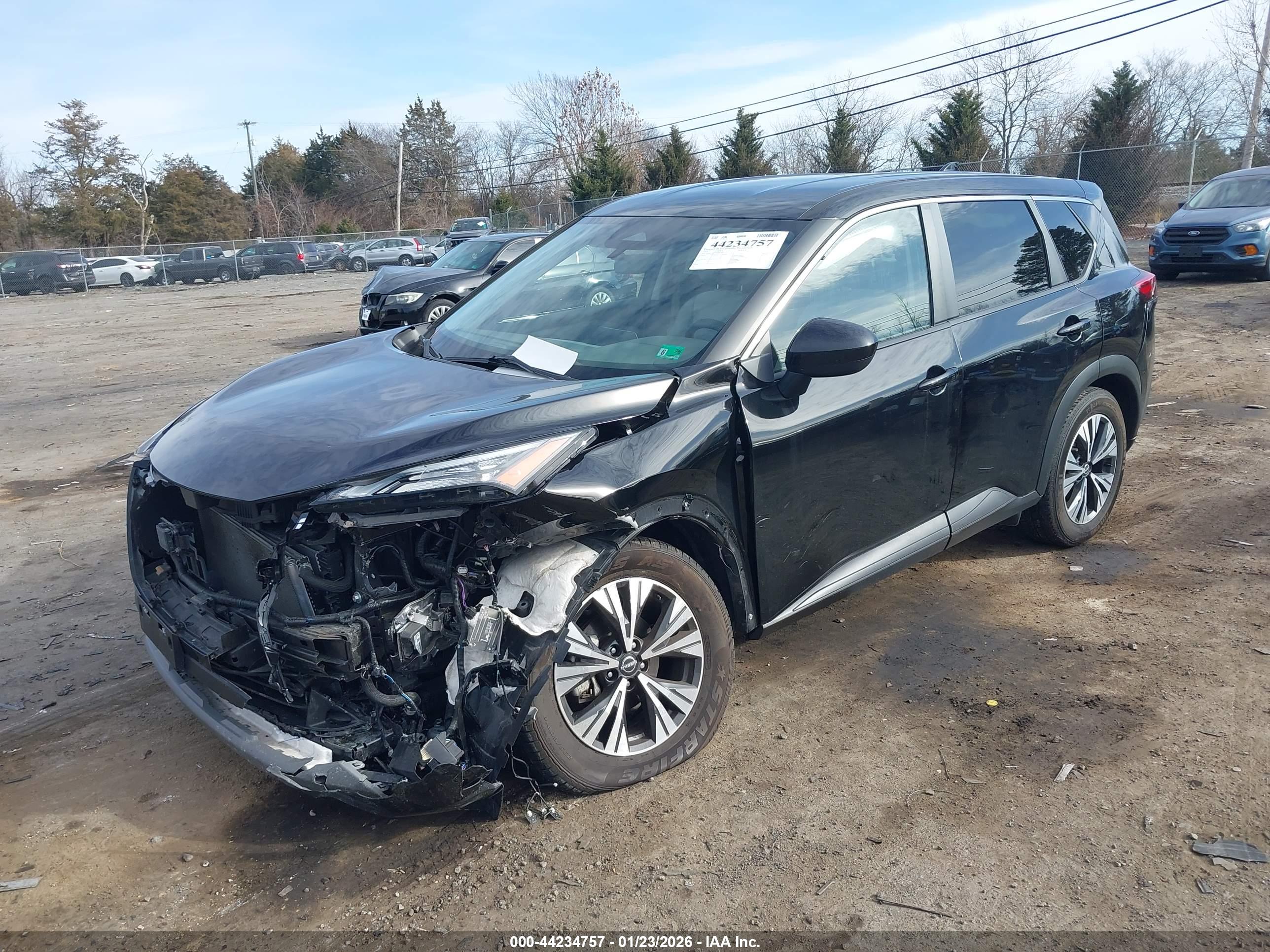NISSAN ROGUE image 2
