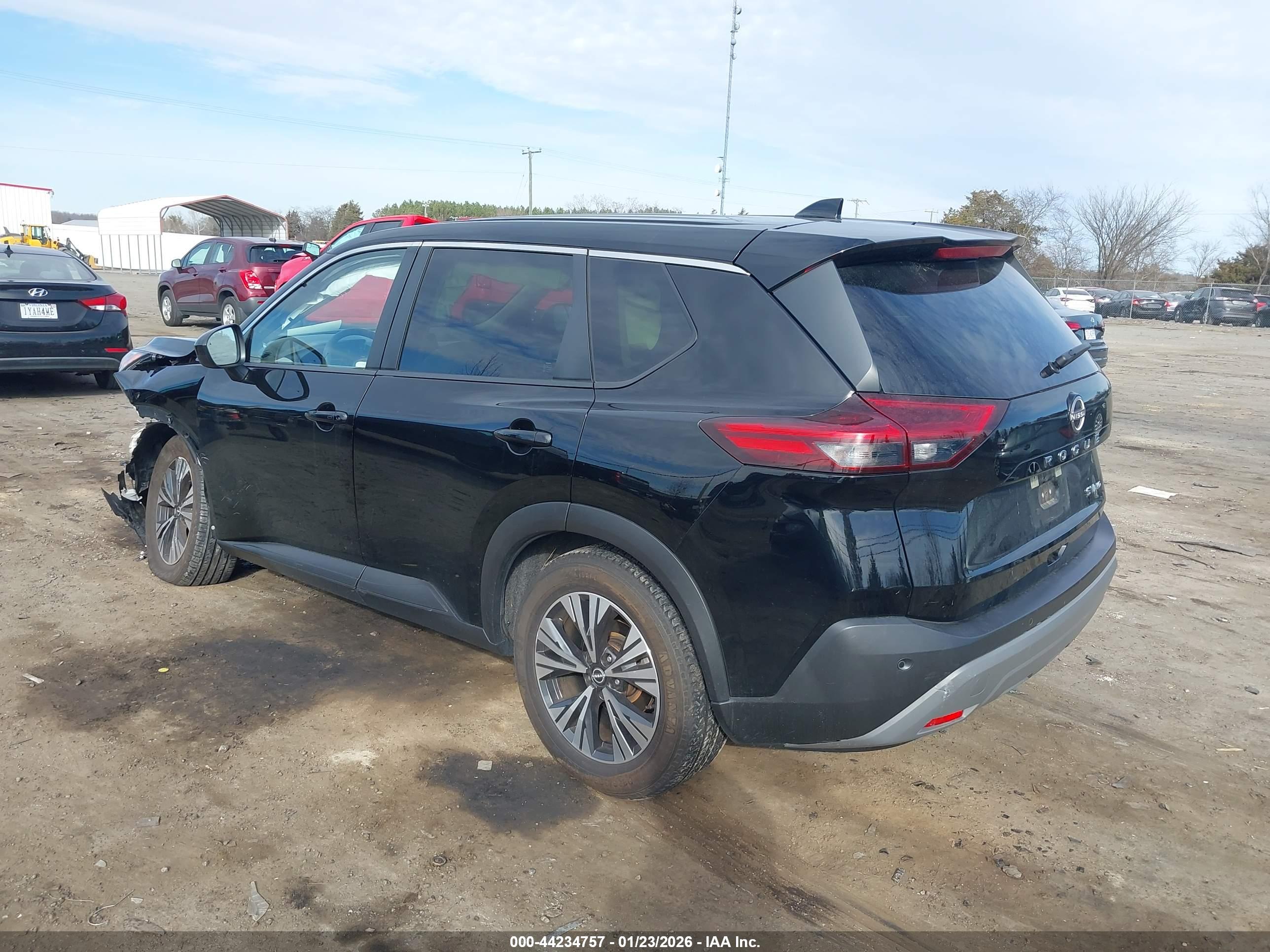 NISSAN ROGUE image 3