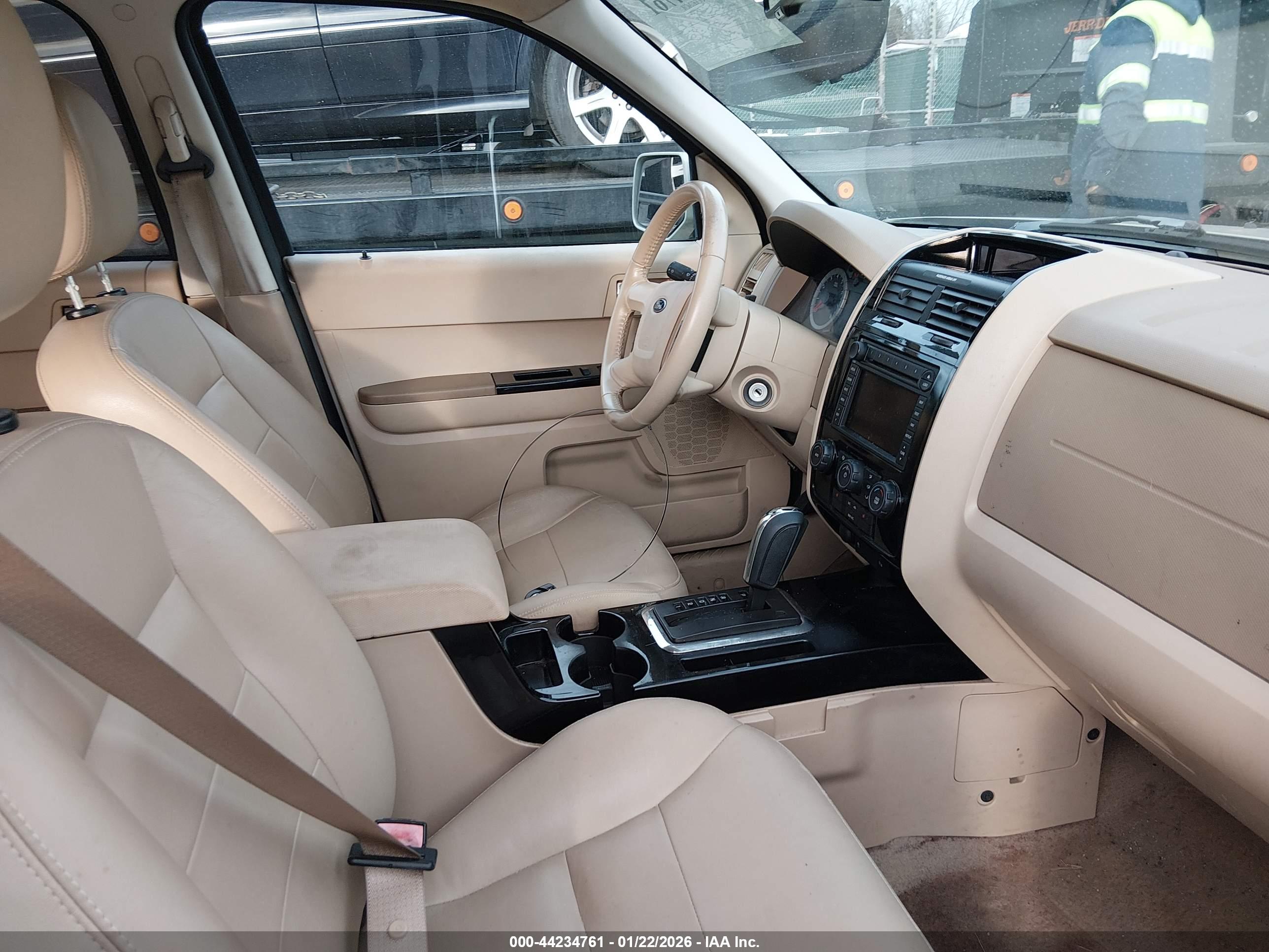 FORD ESCAPE image 5